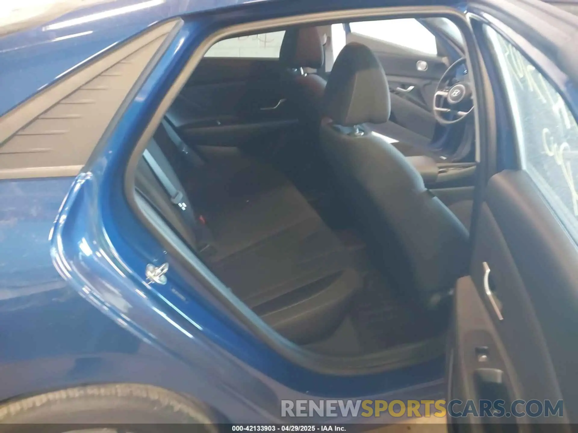 8 Photograph of a damaged car 5NPLS4AG7PH098726 HYUNDAI ELANTRA 2023