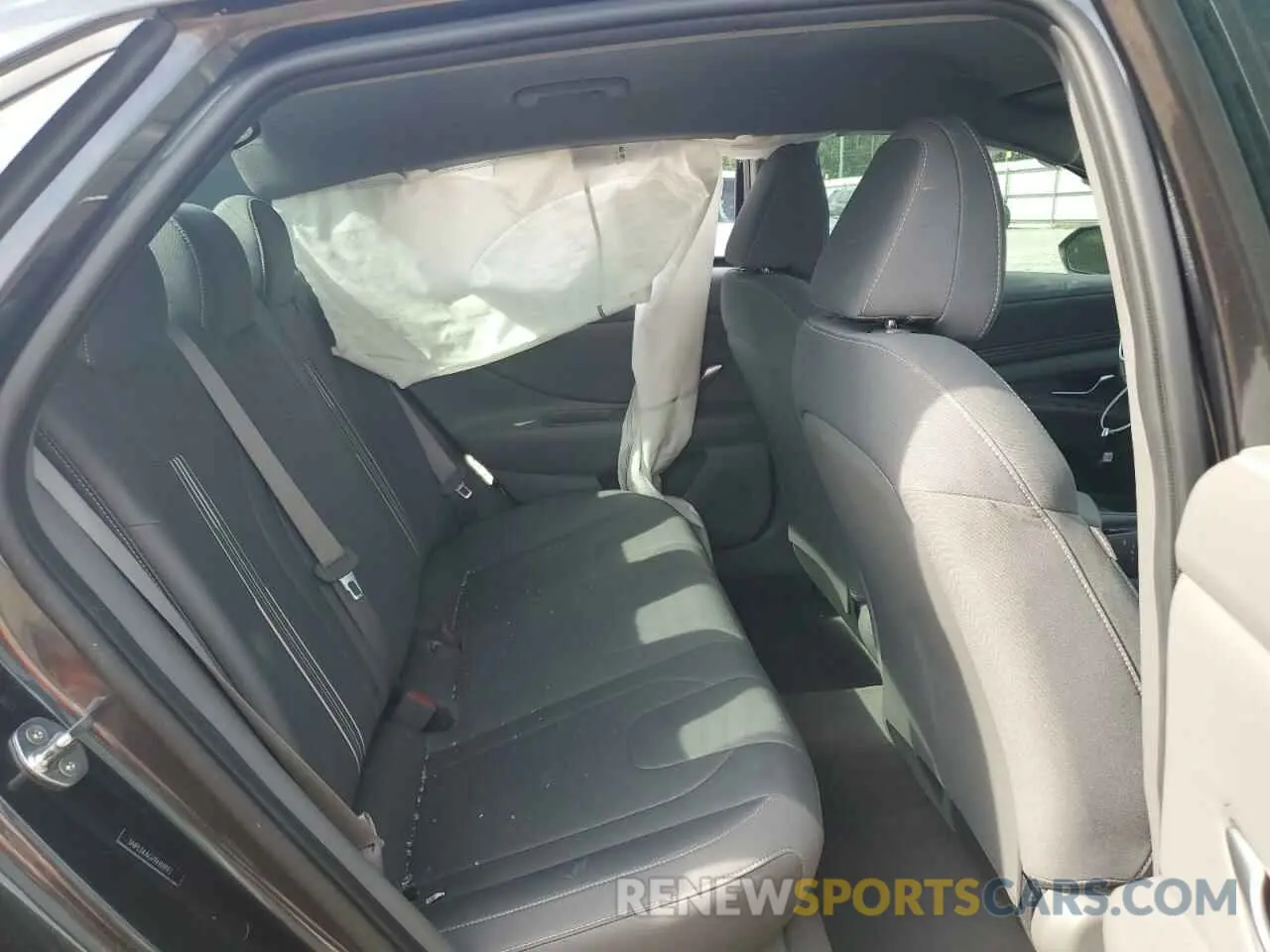 10 Photograph of a damaged car 5NPLS4AG7PH111992 HYUNDAI ELANTRA 2023