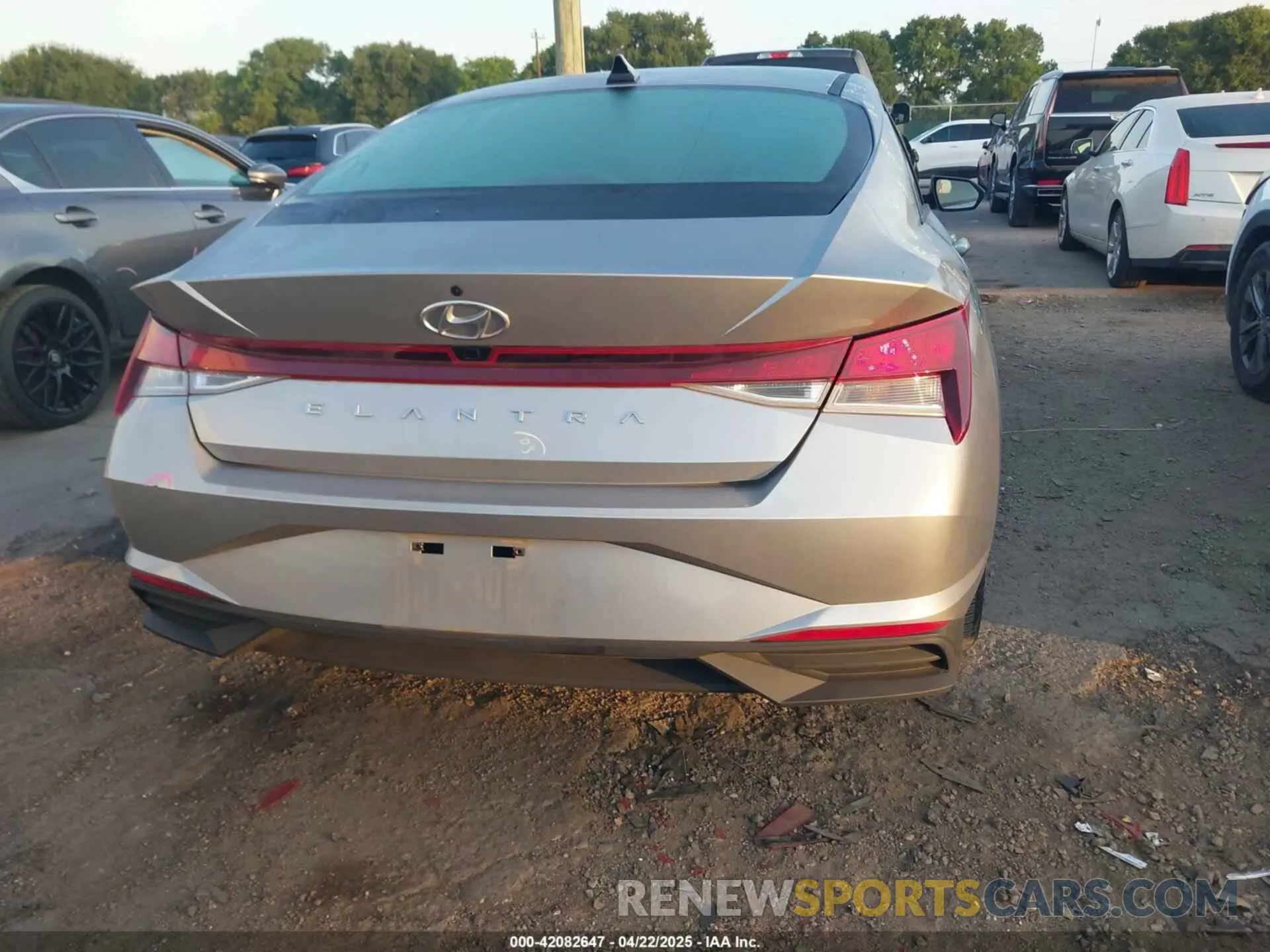 16 Photograph of a damaged car 5NPLS4AG7PH117792 HYUNDAI ELANTRA 2023