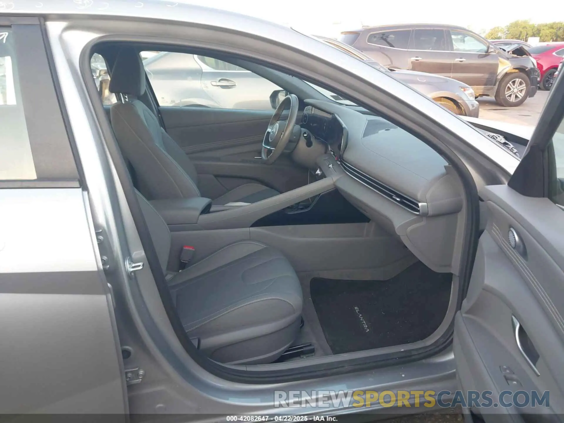 5 Photograph of a damaged car 5NPLS4AG7PH117792 HYUNDAI ELANTRA 2023