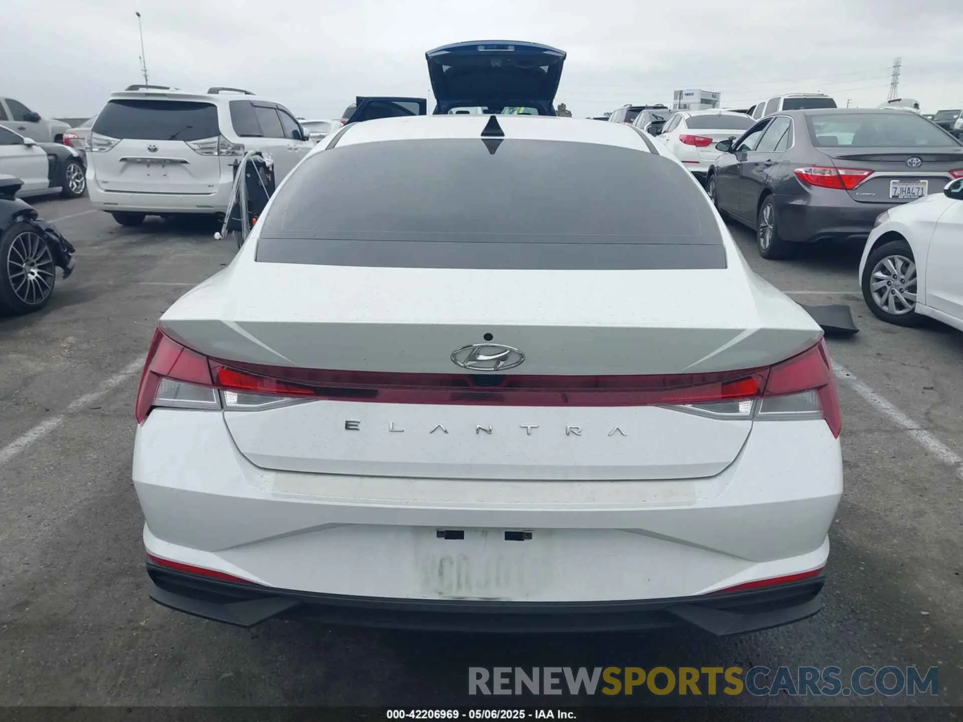 16 Photograph of a damaged car 5NPLS4AG8PH097908 HYUNDAI ELANTRA 2023