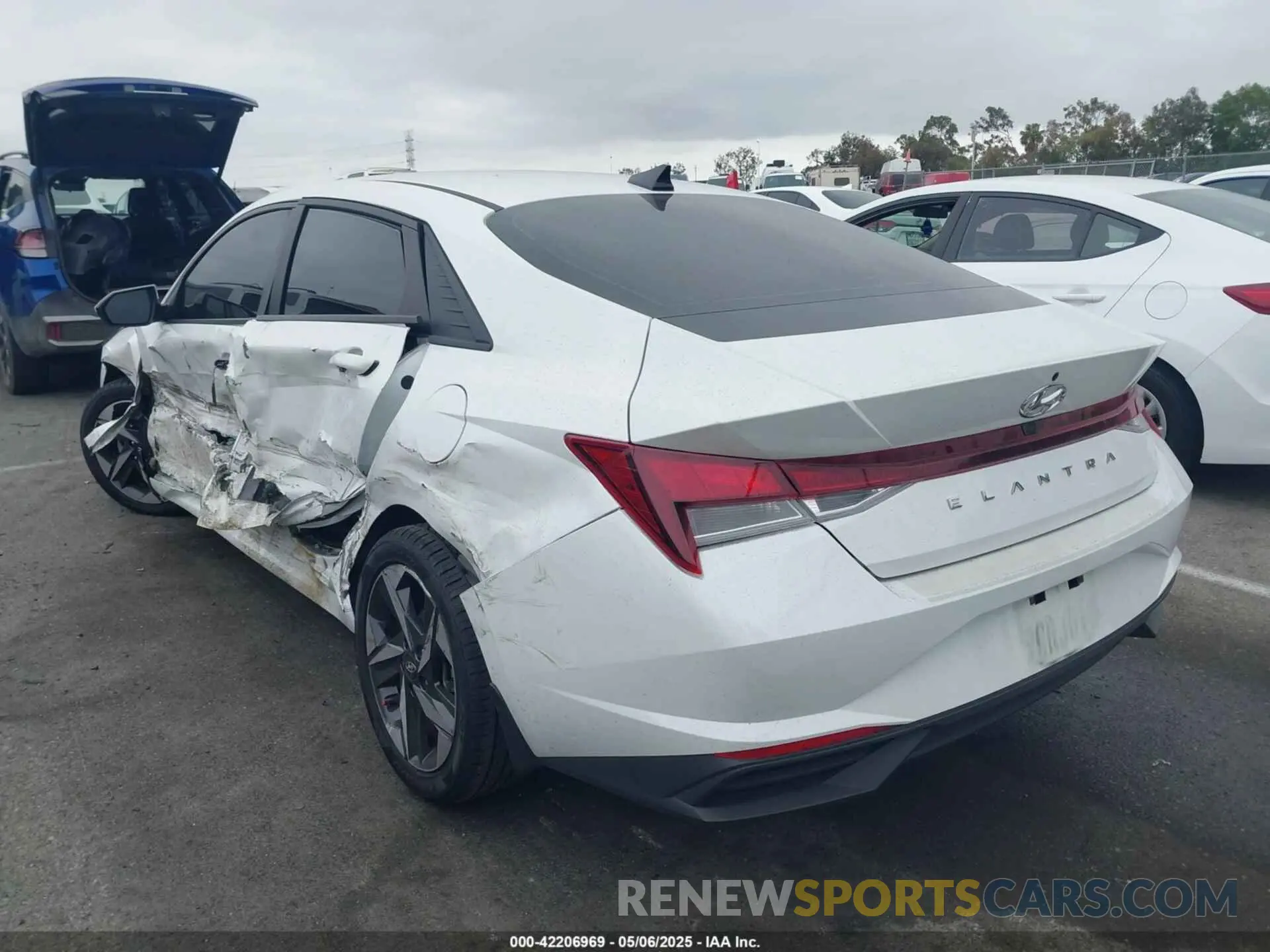 3 Photograph of a damaged car 5NPLS4AG8PH097908 HYUNDAI ELANTRA 2023