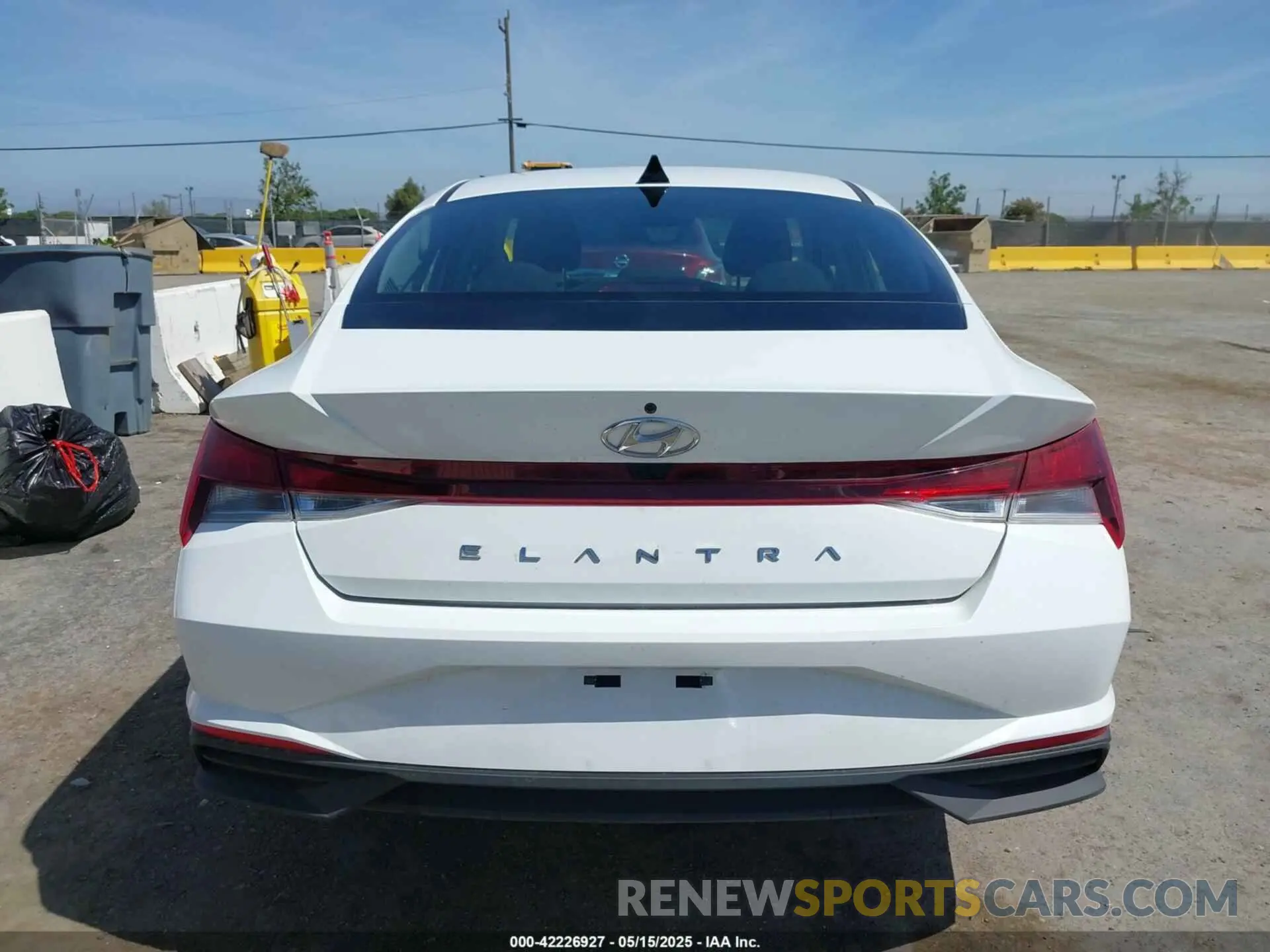 16 Photograph of a damaged car 5NPLS4AG9PH097867 HYUNDAI ELANTRA 2023