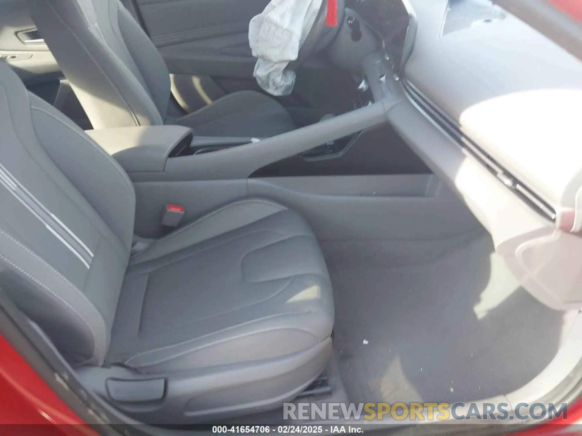 5 Photograph of a damaged car 5NPLS4AG9PH099487 HYUNDAI ELANTRA 2023
