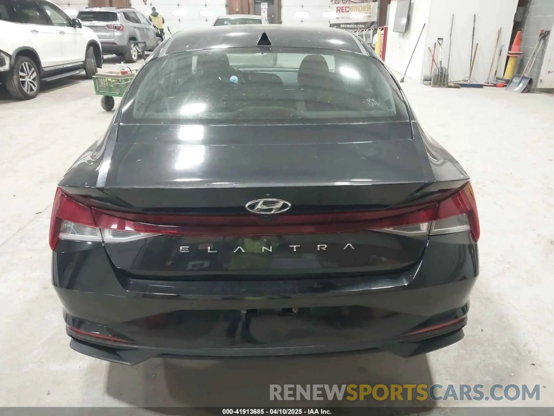 16 Photograph of a damaged car 5NPLS4AG9PH106096 HYUNDAI ELANTRA 2023