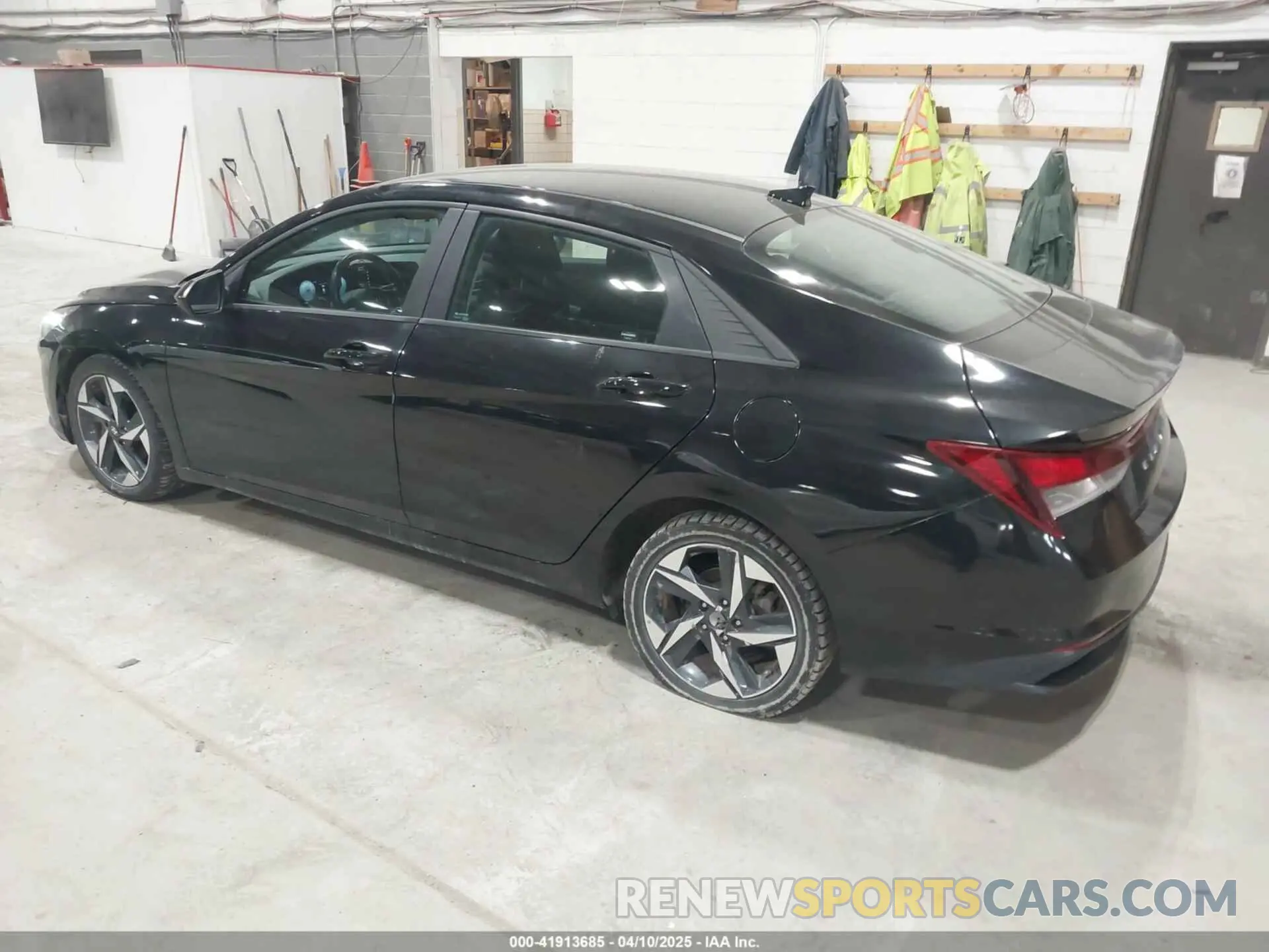 3 Photograph of a damaged car 5NPLS4AG9PH106096 HYUNDAI ELANTRA 2023