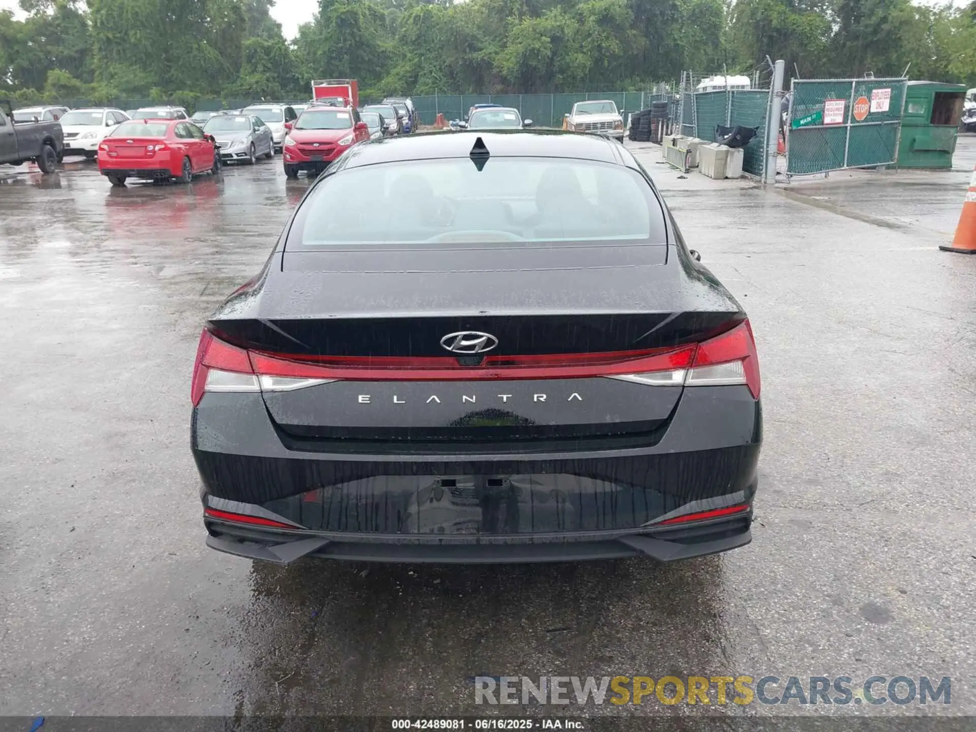 17 Photograph of a damaged car 5NPLS4AG9PH111699 HYUNDAI ELANTRA 2023