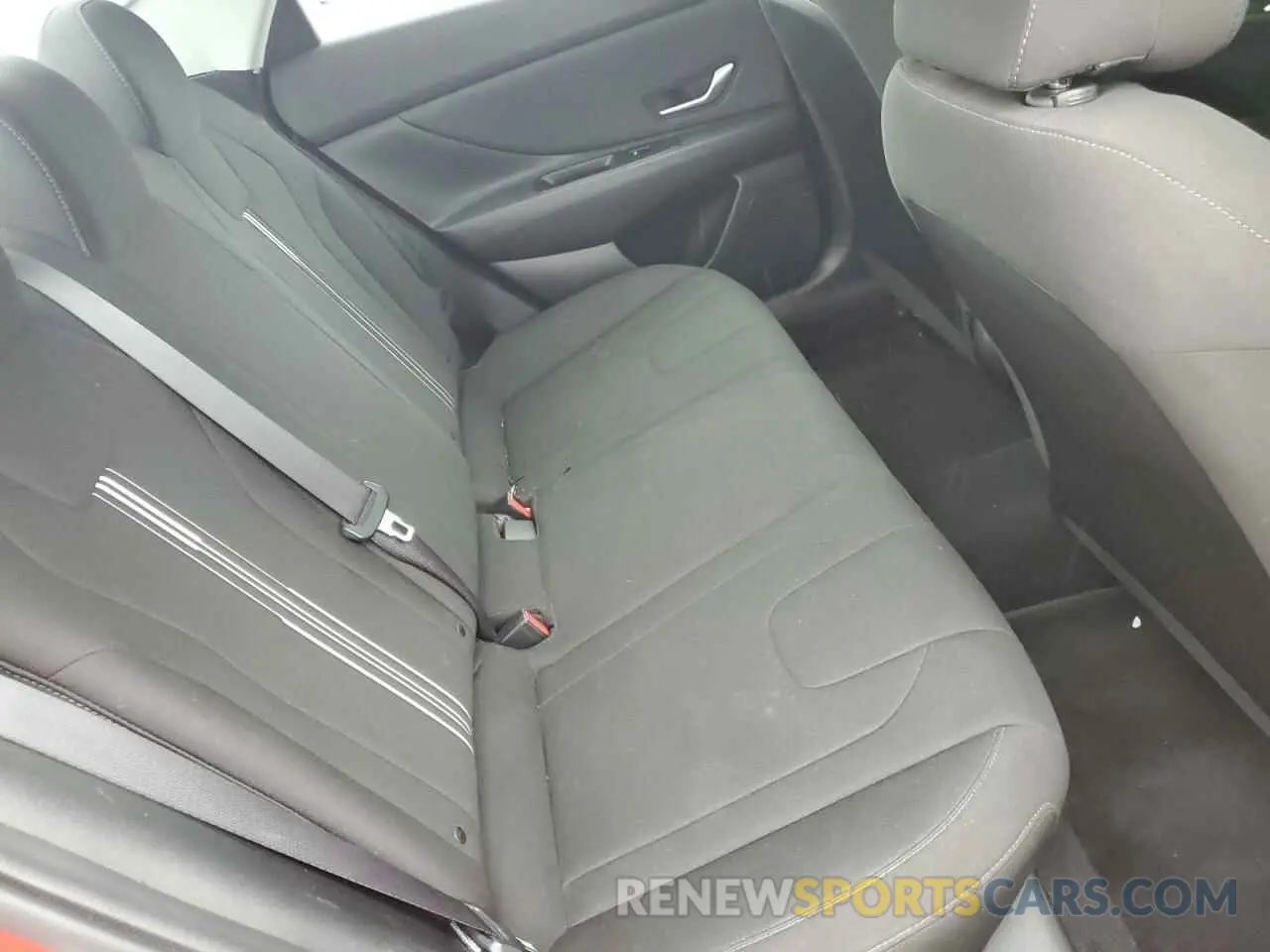 10 Photograph of a damaged car 5NPLS4AGXPH106480 HYUNDAI ELANTRA 2023