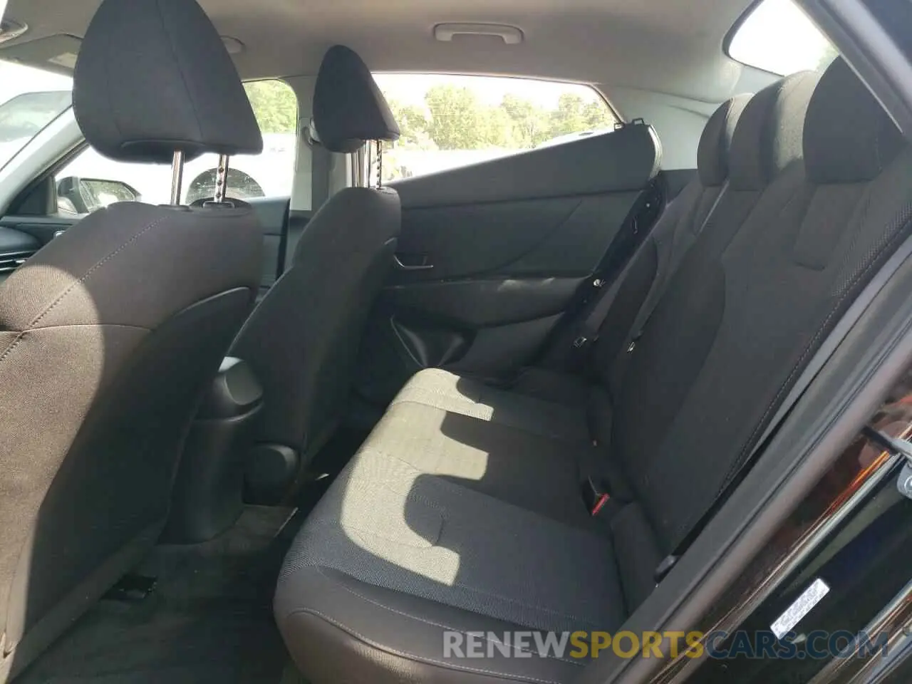 10 Photograph of a damaged car KMHLL4AG6PU541527 HYUNDAI ELANTRA 2023