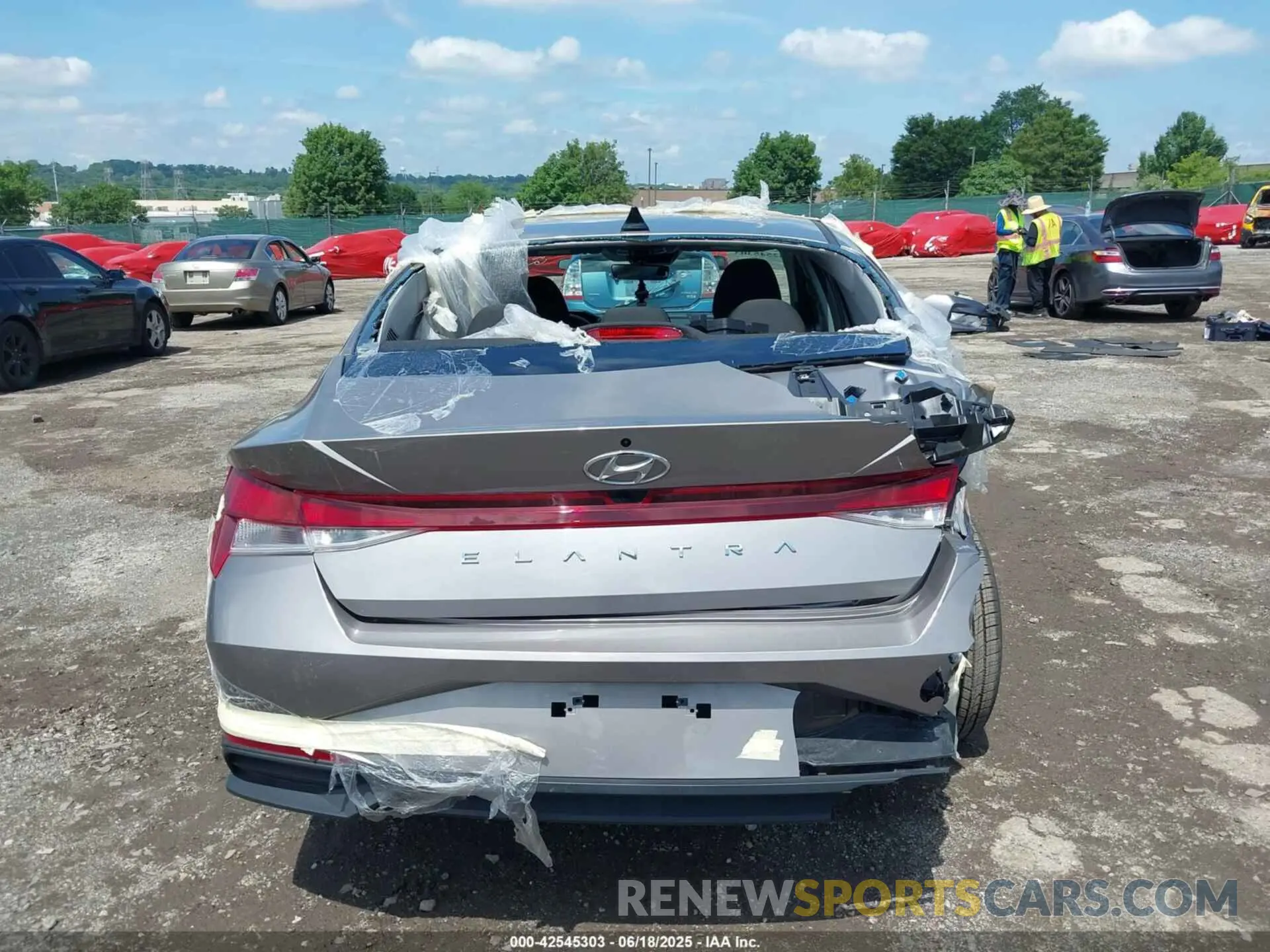 17 Photograph of a damaged car KMHLL4AG6PU634015 HYUNDAI ELANTRA 2023