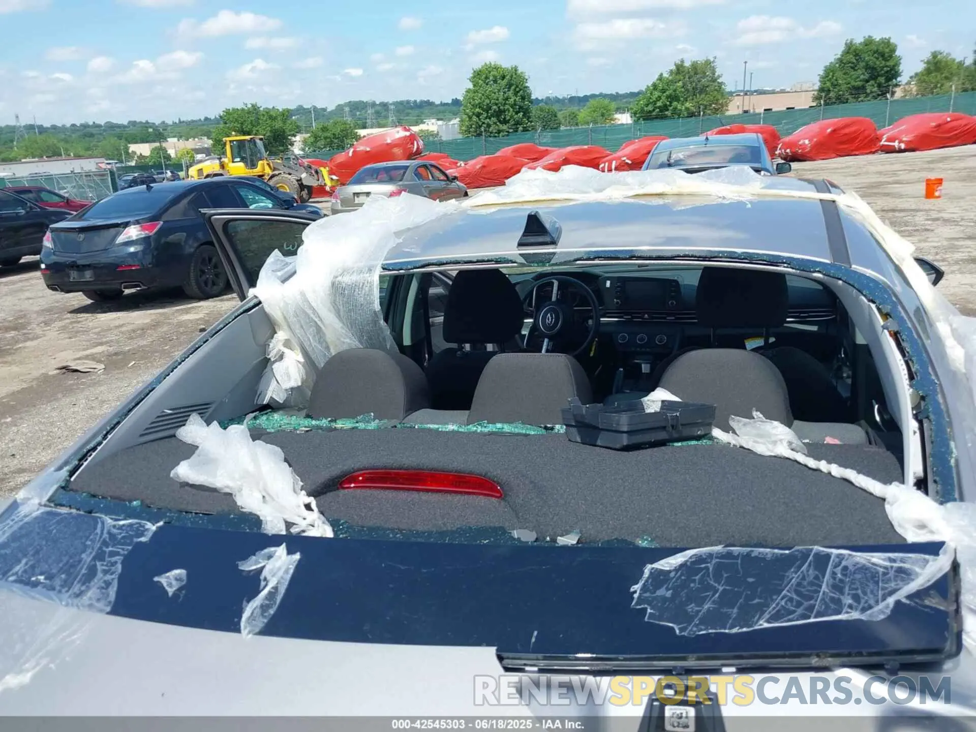 18 Photograph of a damaged car KMHLL4AG6PU634015 HYUNDAI ELANTRA 2023