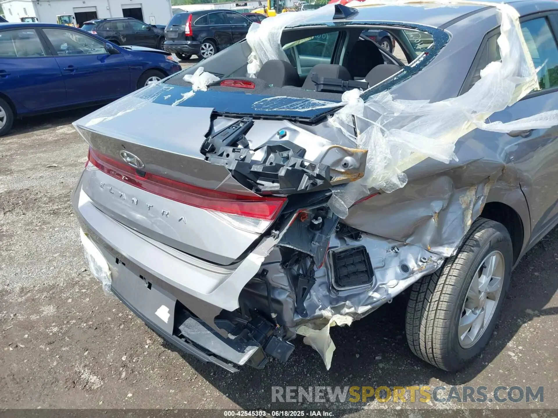 19 Photograph of a damaged car KMHLL4AG6PU634015 HYUNDAI ELANTRA 2023