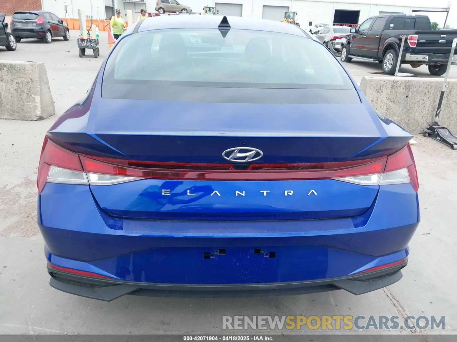 17 Photograph of a damaged car KMHLL4AG9PU578569 HYUNDAI ELANTRA 2023