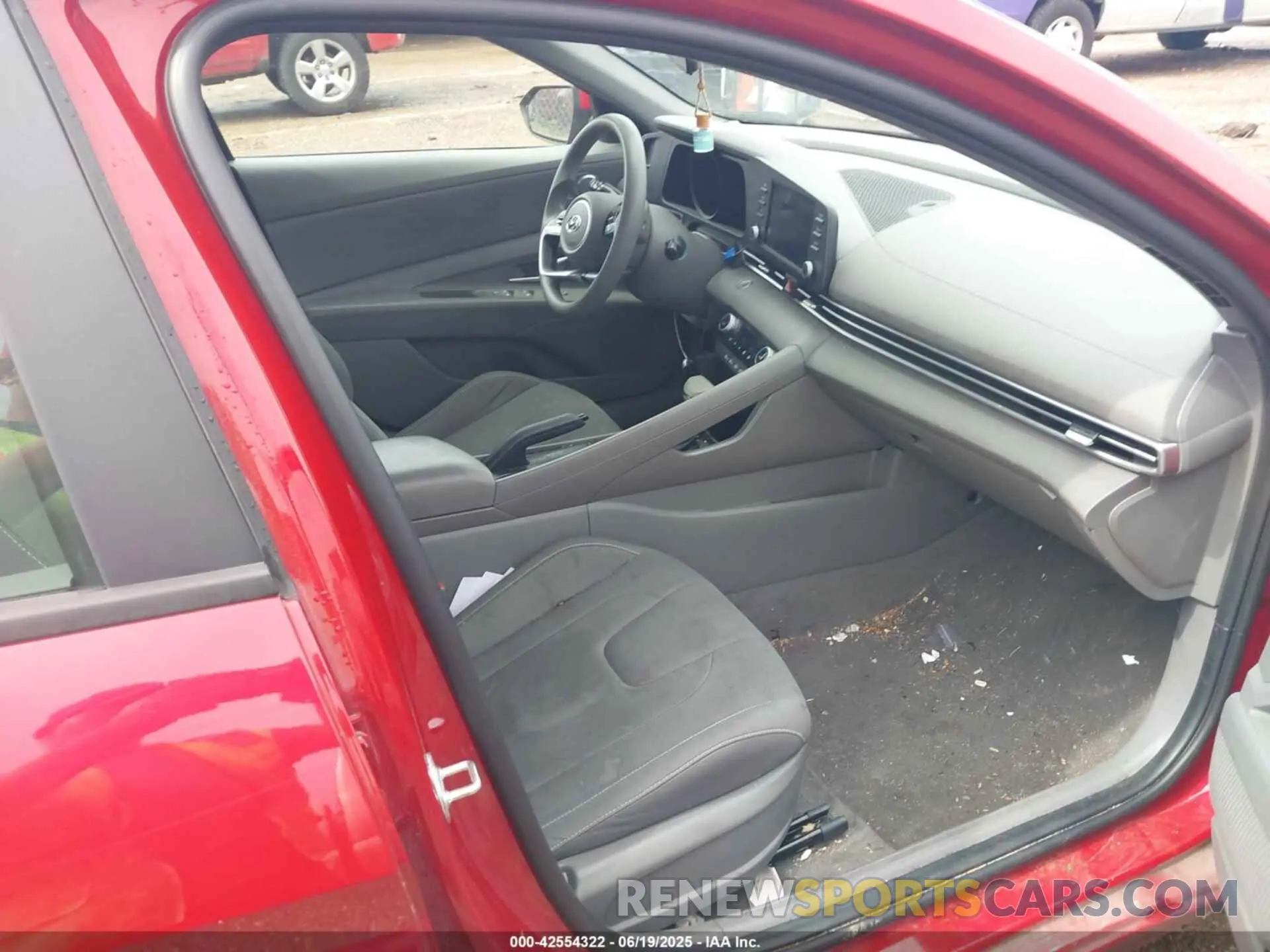 5 Photograph of a damaged car KMHLM4AG0PU410218 HYUNDAI ELANTRA 2023