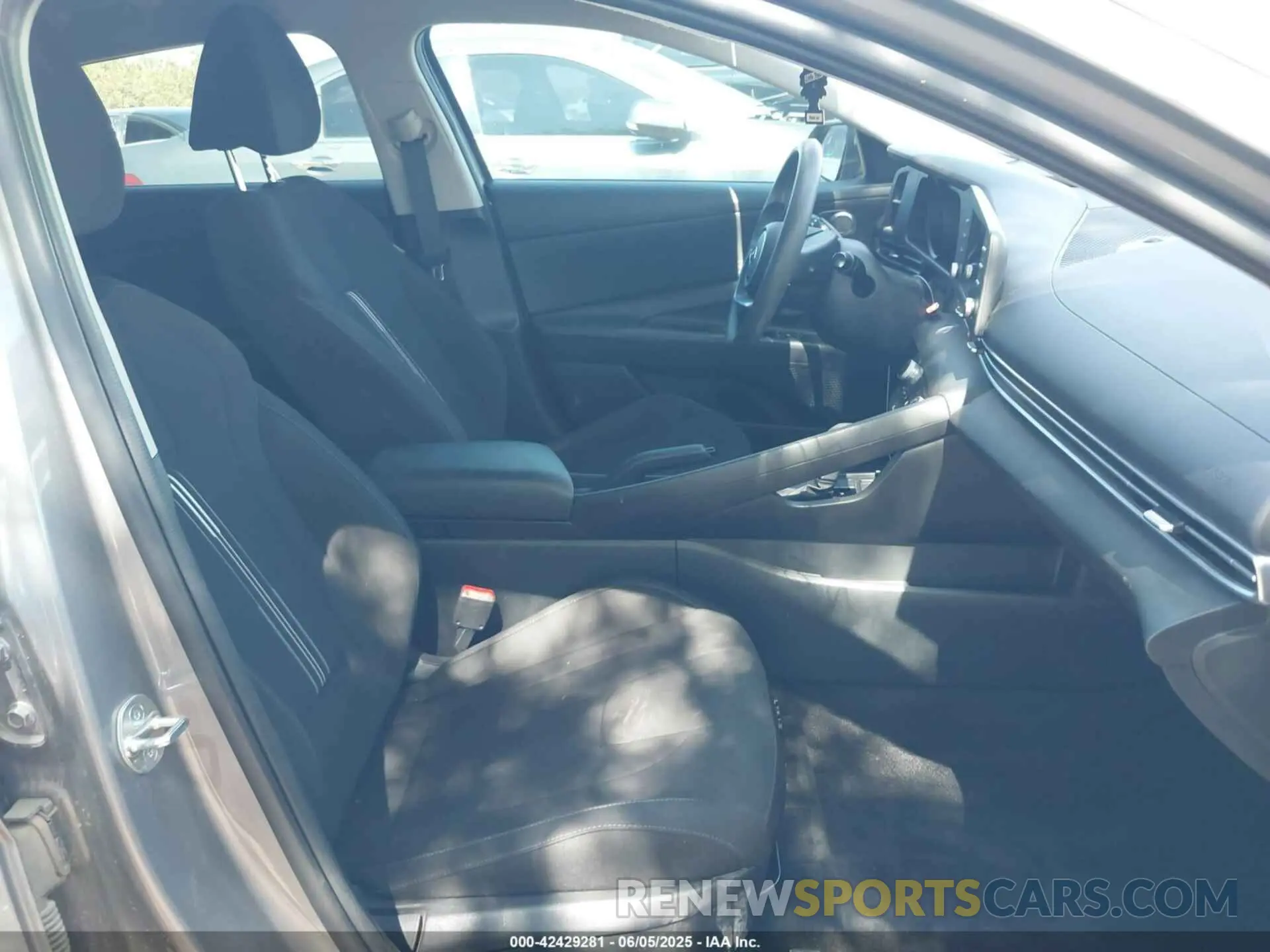 5 Photograph of a damaged car KMHLM4AG1PU512210 HYUNDAI ELANTRA 2023