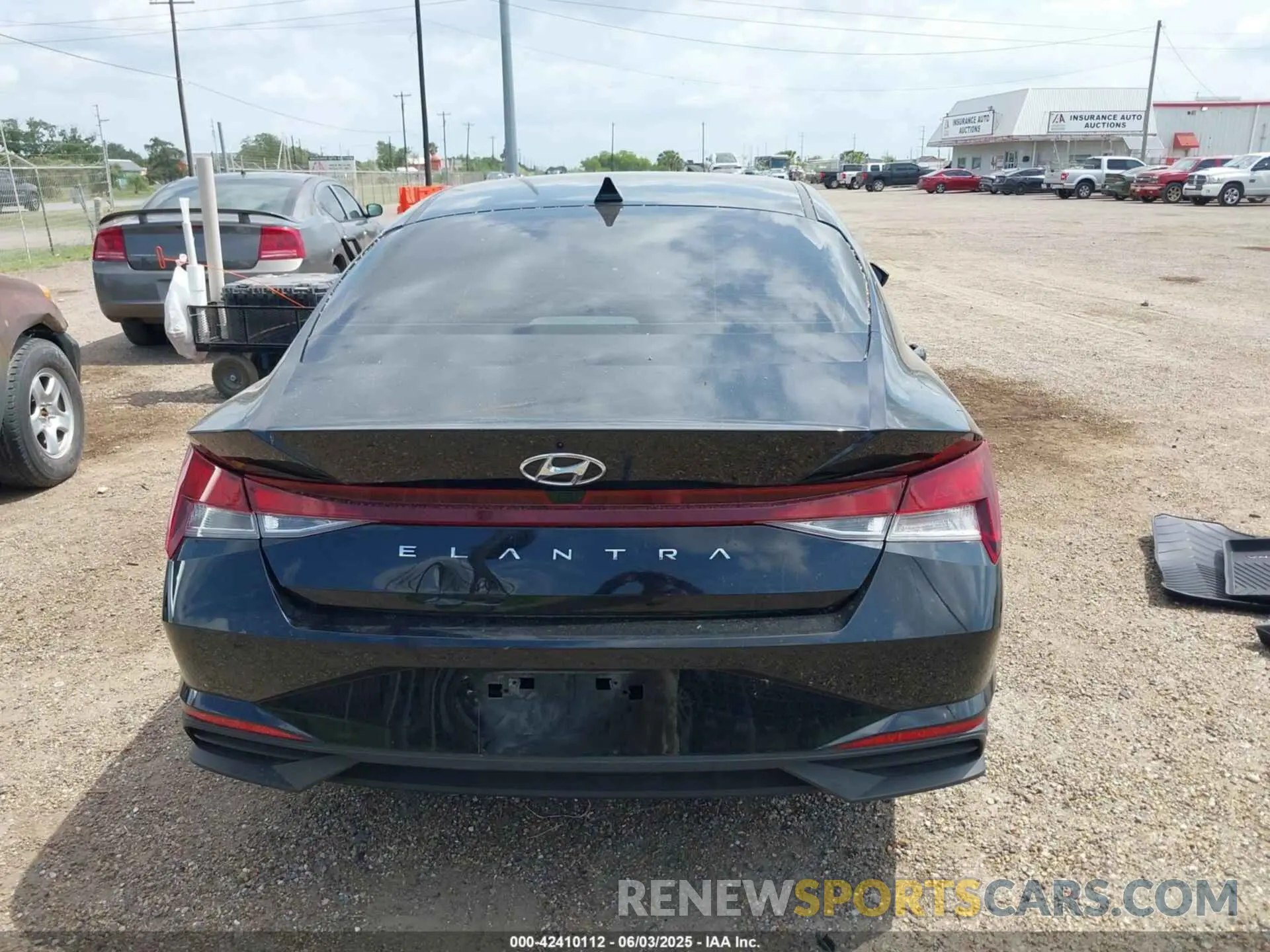 17 Photograph of a damaged car KMHLM4AG2PU606810 HYUNDAI ELANTRA 2023