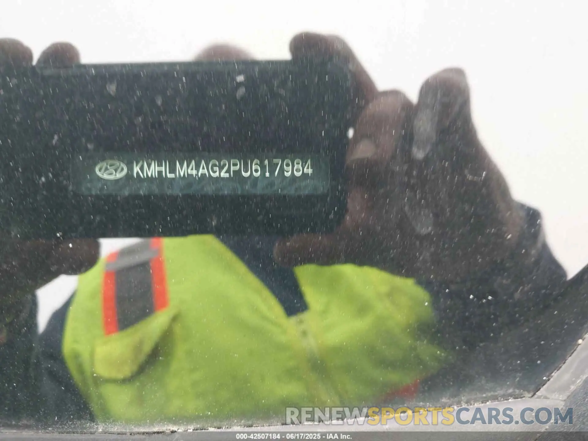 18 Photograph of a damaged car KMHLM4AG2PU617984 HYUNDAI ELANTRA 2023