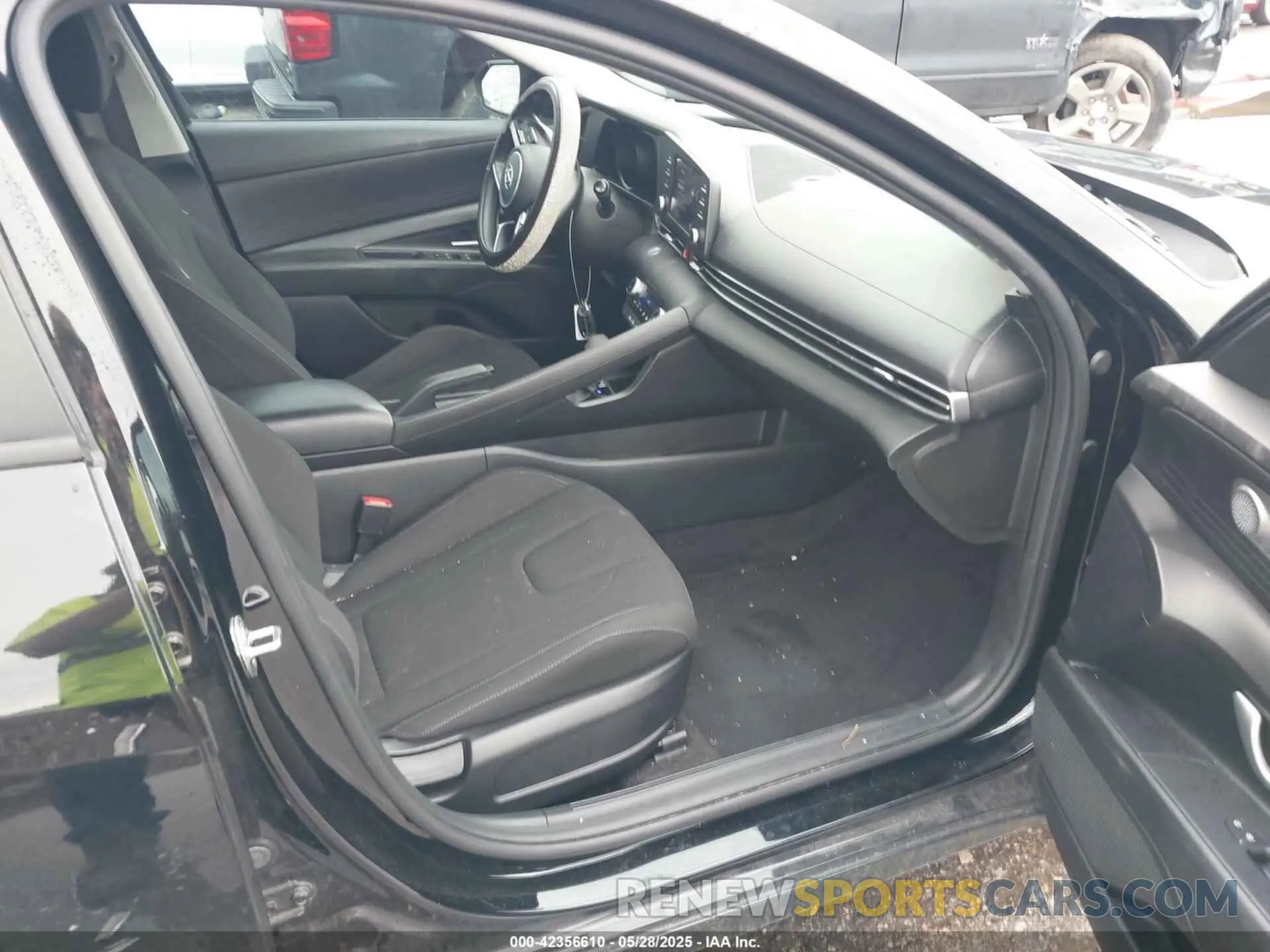 5 Photograph of a damaged car KMHLM4AG3PU375352 HYUNDAI ELANTRA 2023