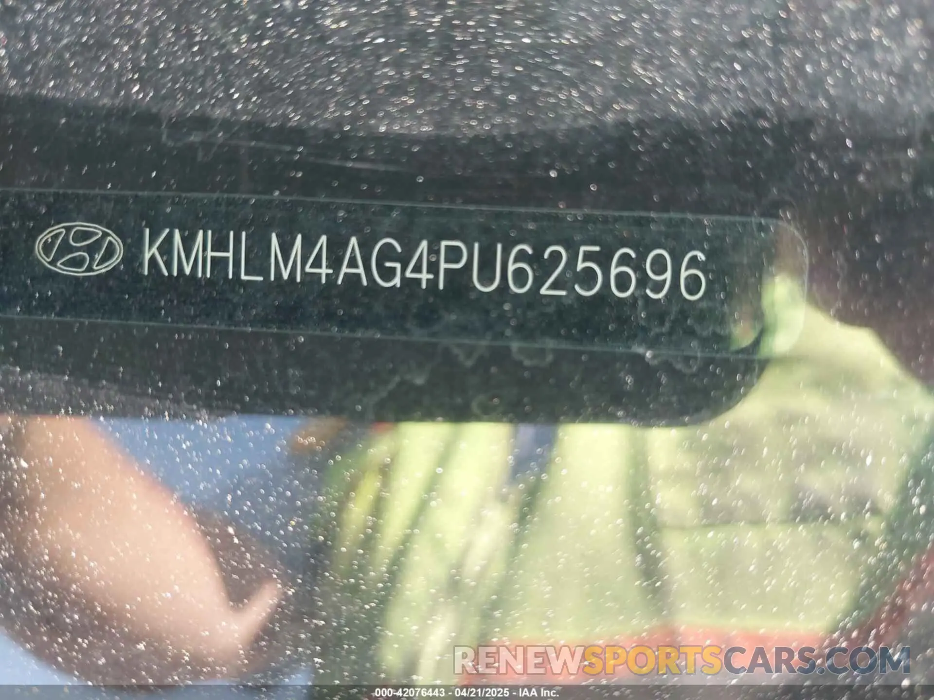 18 Photograph of a damaged car KMHLM4AG4PU625696 HYUNDAI ELANTRA 2023