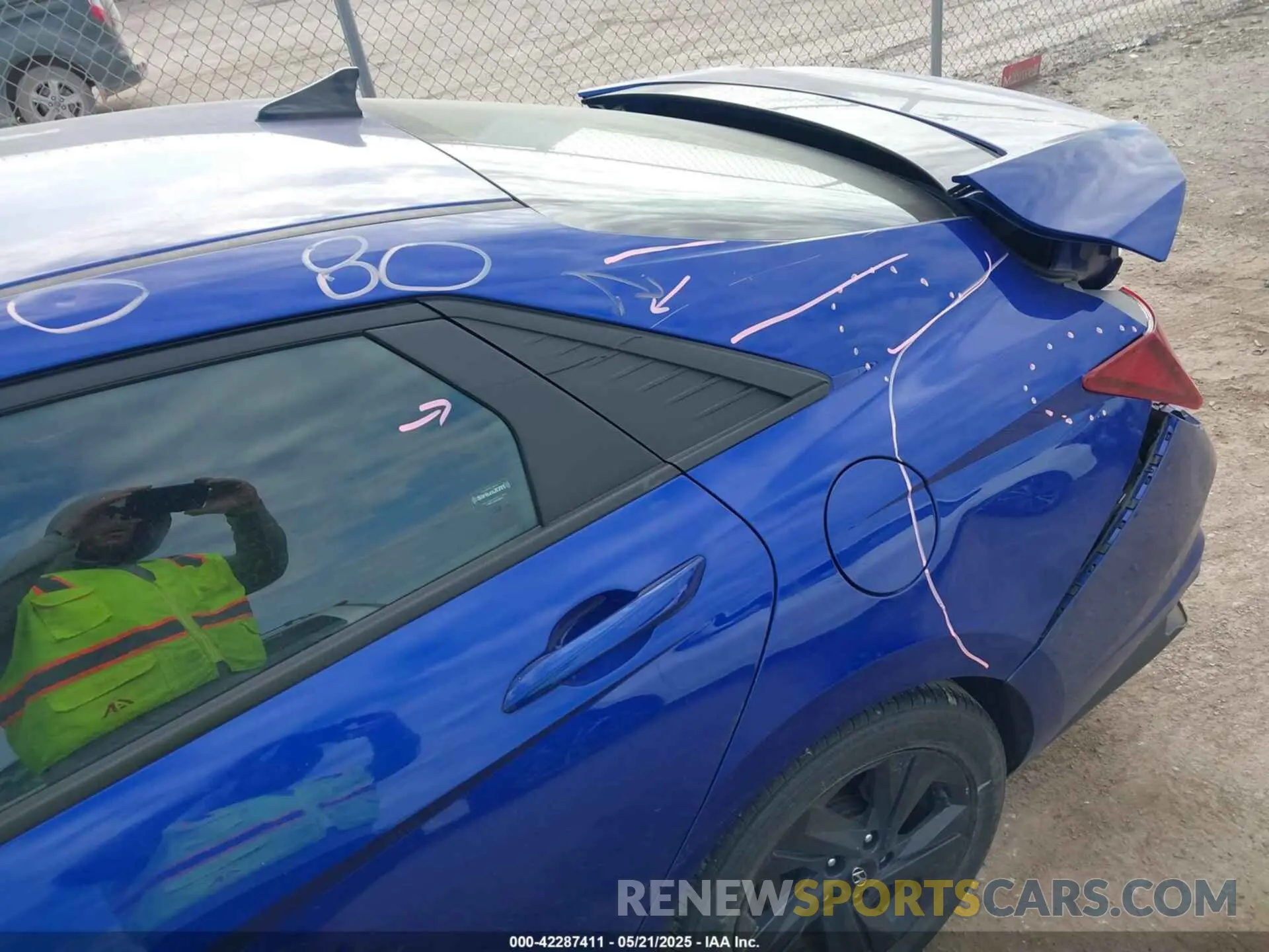 18 Photograph of a damaged car KMHLM4AG5PU539135 HYUNDAI ELANTRA 2023