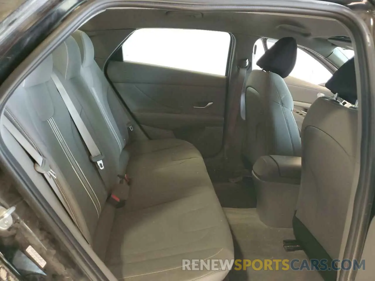 10 Photograph of a damaged car KMHLM4AG6PU549981 HYUNDAI ELANTRA 2023