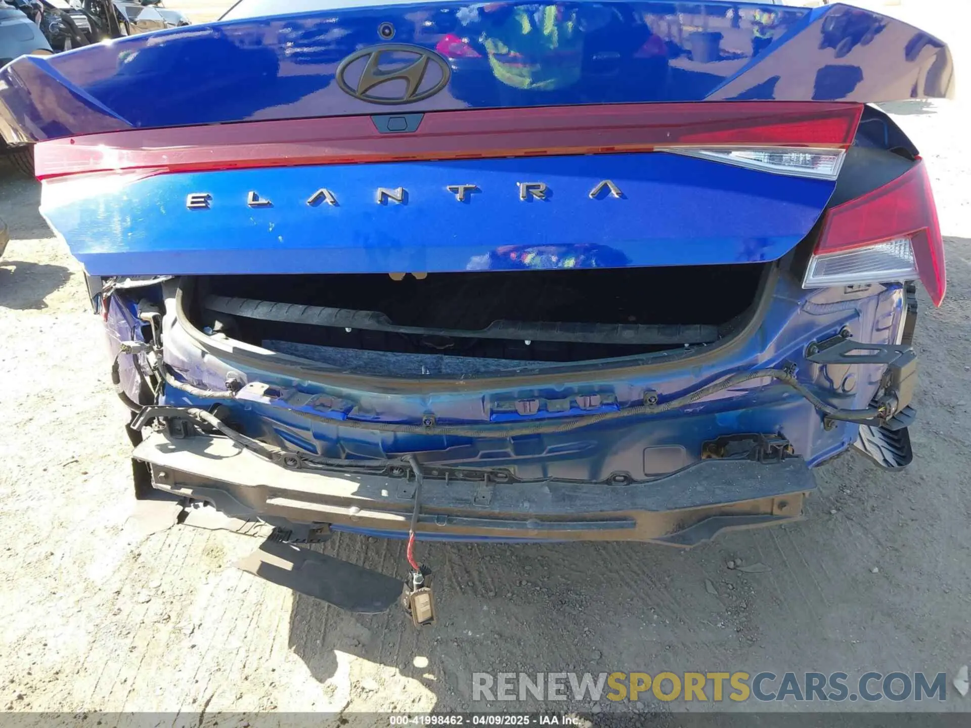 18 Photograph of a damaged car KMHLM4AG9PU436333 HYUNDAI ELANTRA 2023
