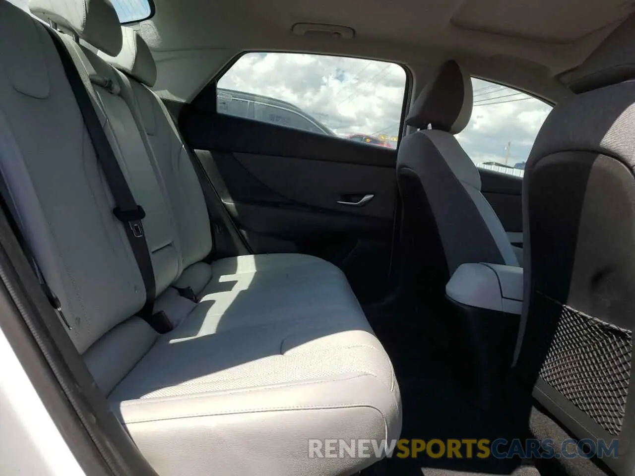 10 Photograph of a damaged car KMHLN4AJ8PU092339 HYUNDAI ELANTRA 2023