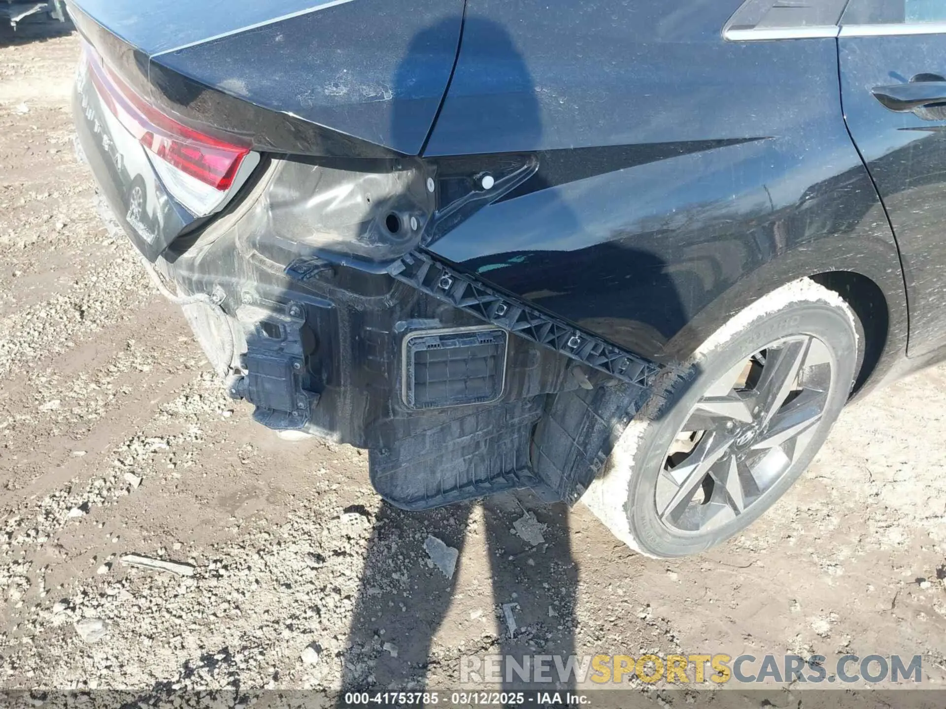 18 Photograph of a damaged car KMHLP4AG2PU465776 HYUNDAI ELANTRA 2023