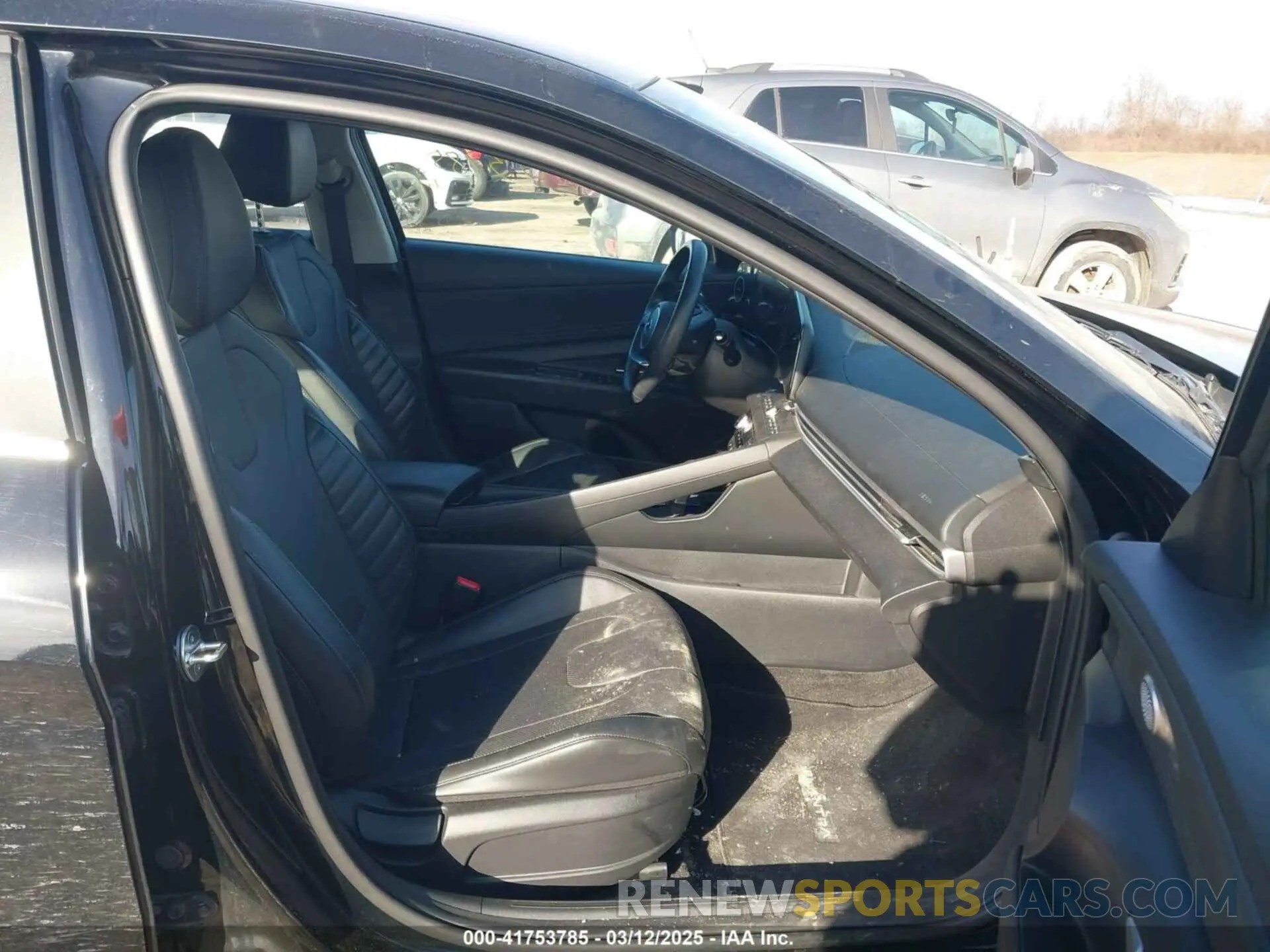 5 Photograph of a damaged car KMHLP4AG2PU465776 HYUNDAI ELANTRA 2023