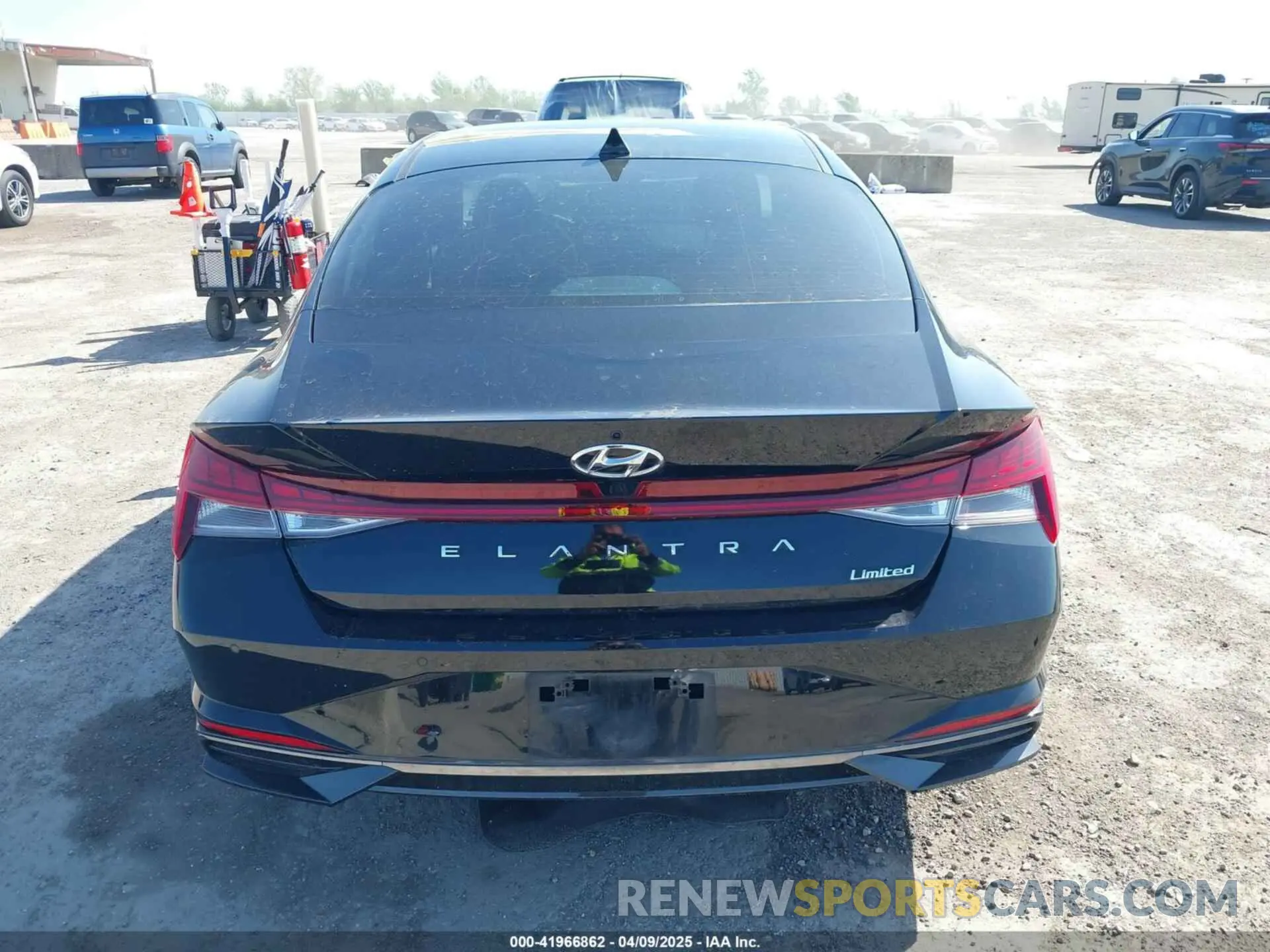 17 Photograph of a damaged car KMHLP4AG2PU473523 HYUNDAI ELANTRA 2023