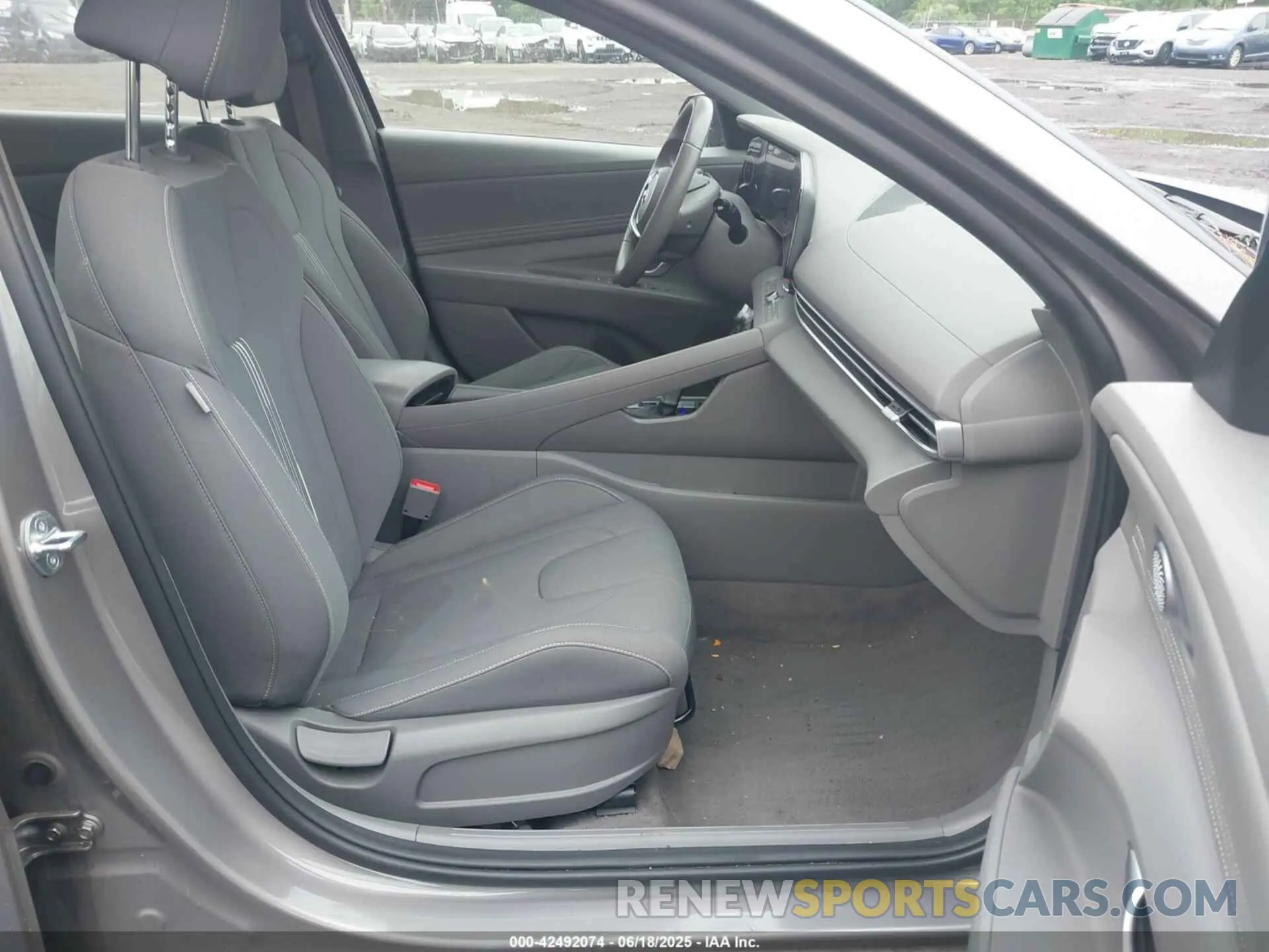5 Photograph of a damaged car KMHLS4AG0PU571156 HYUNDAI ELANTRA 2023