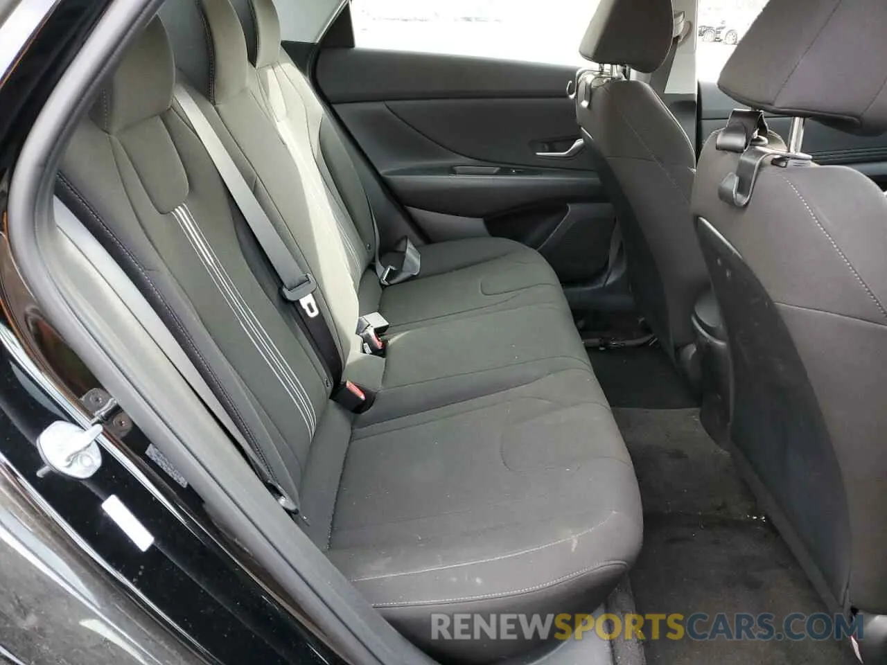 10 Photograph of a damaged car KMHLS4AG0PU583047 HYUNDAI ELANTRA 2023