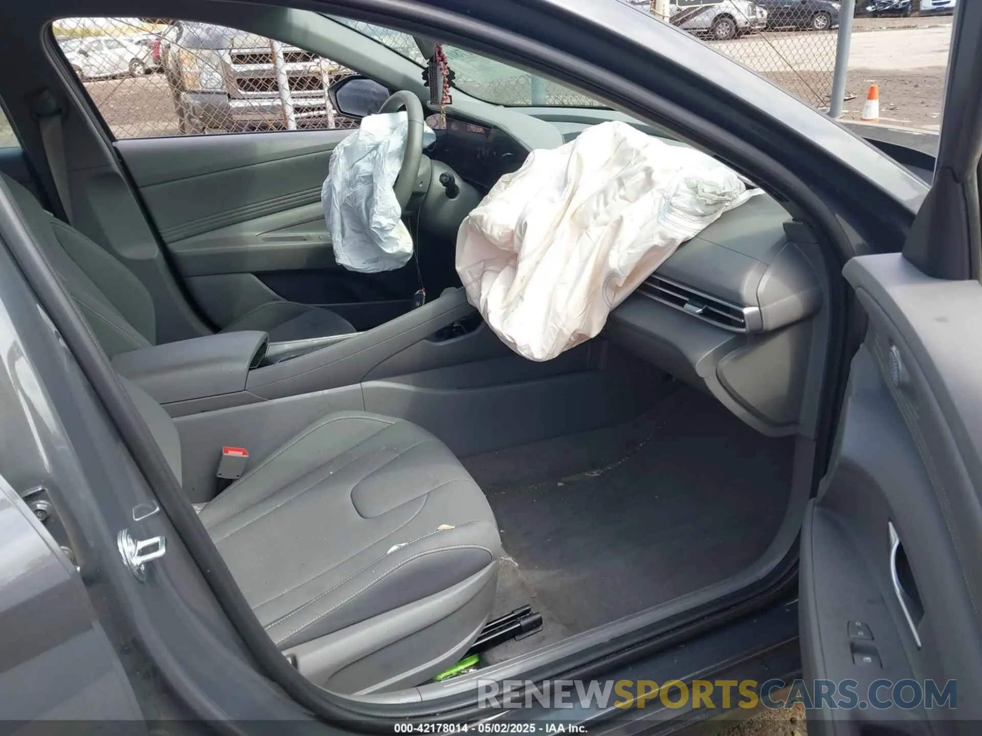 5 Photograph of a damaged car KMHLS4AG0PU616452 HYUNDAI ELANTRA 2023