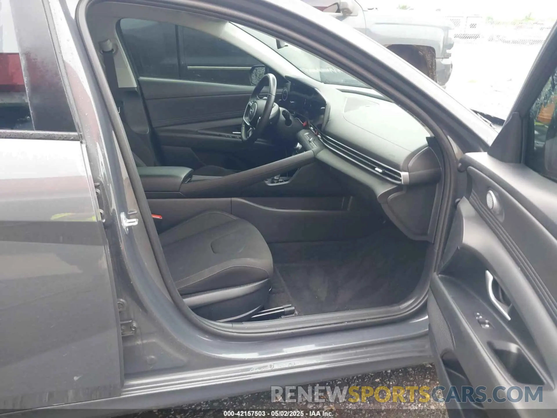 5 Photograph of a damaged car KMHLS4AG0PU626379 HYUNDAI ELANTRA 2023