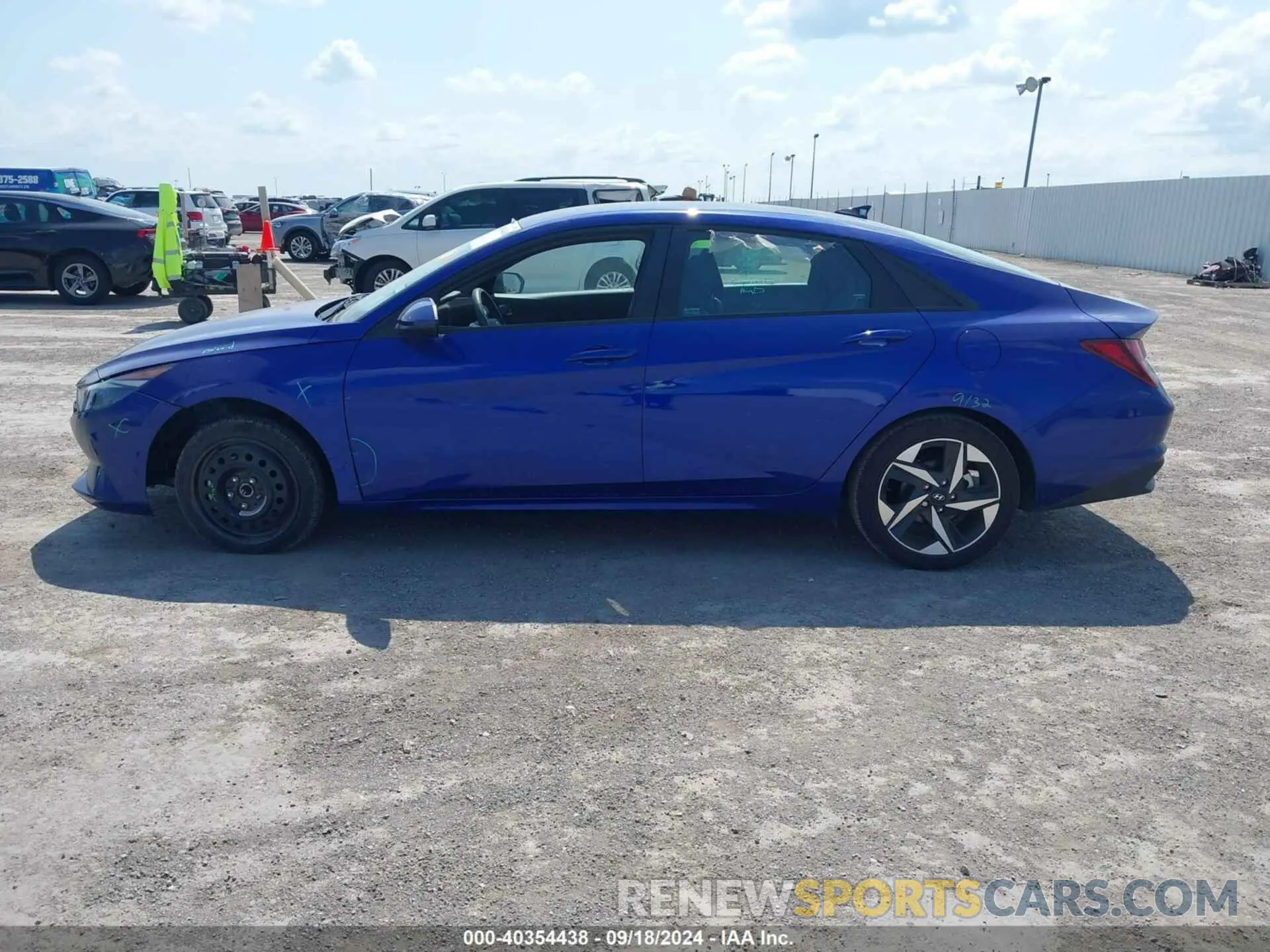 14 Photograph of a damaged car KMHLS4AG1PU476668 HYUNDAI ELANTRA 2023