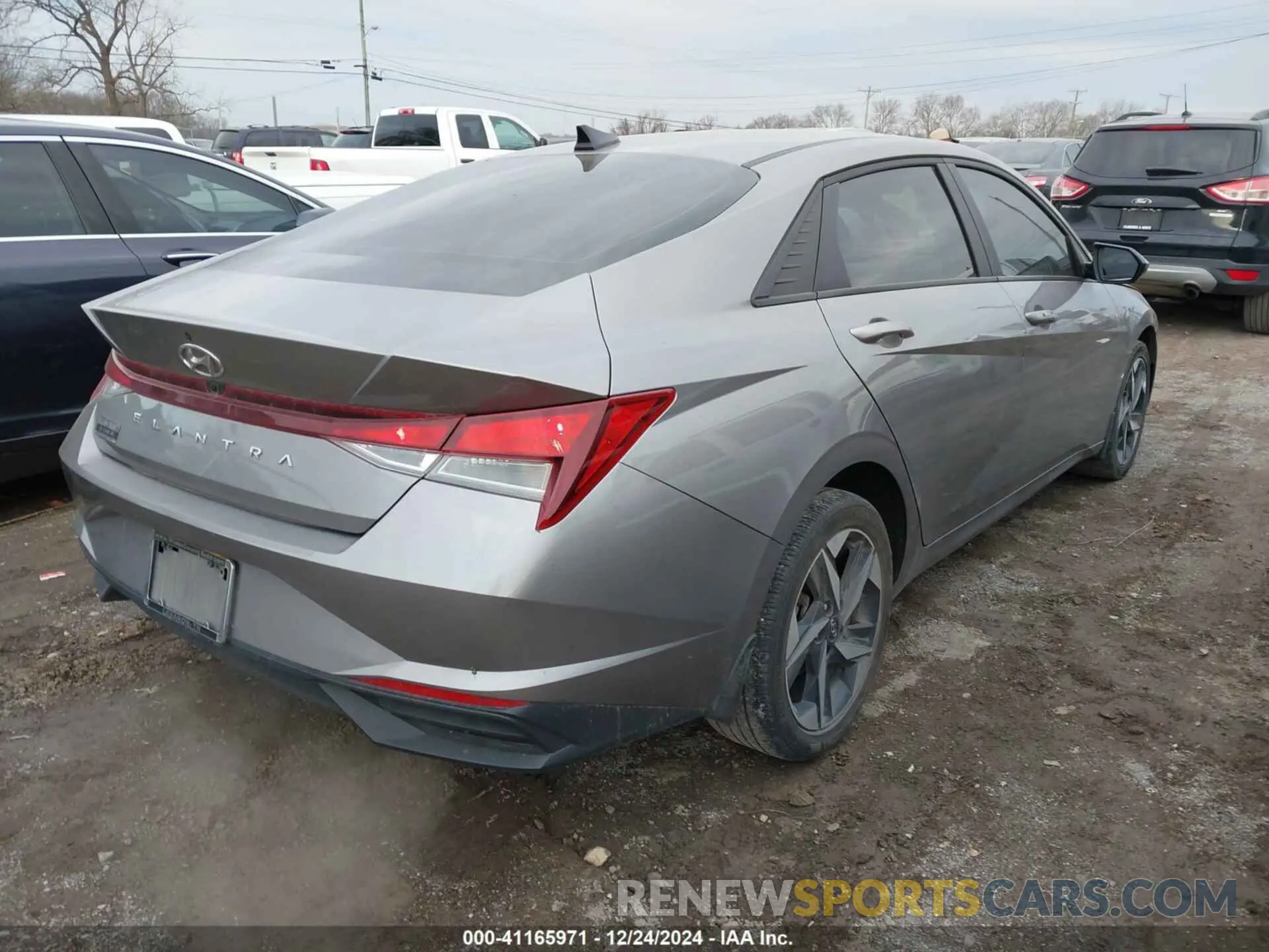 4 Photograph of a damaged car KMHLS4AG1PU550168 HYUNDAI ELANTRA 2023