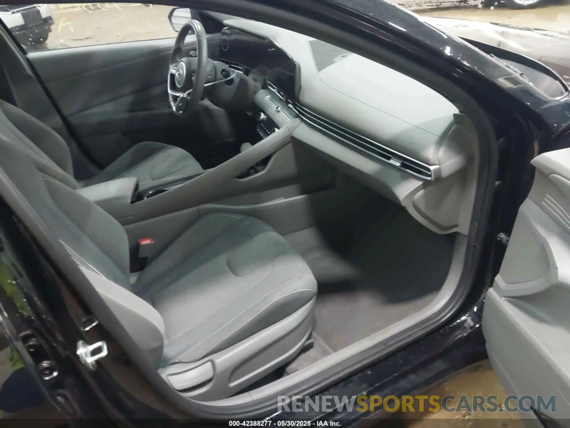 5 Photograph of a damaged car KMHLS4AG2PU436700 HYUNDAI ELANTRA 2023