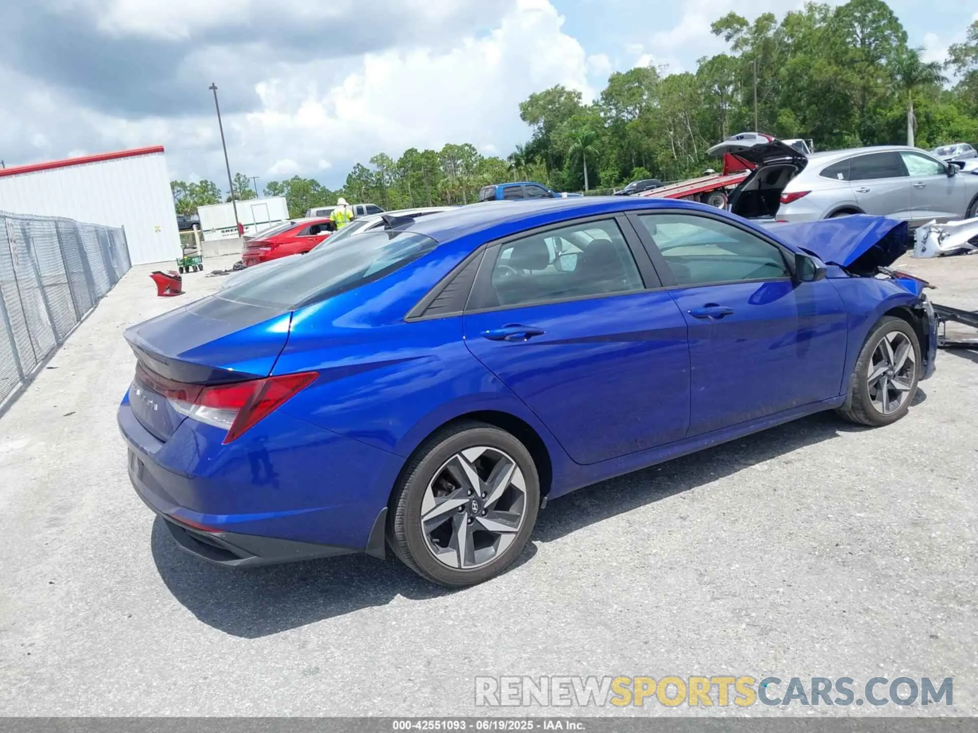 4 Photograph of a damaged car KMHLS4AG2PU584829 HYUNDAI ELANTRA 2023