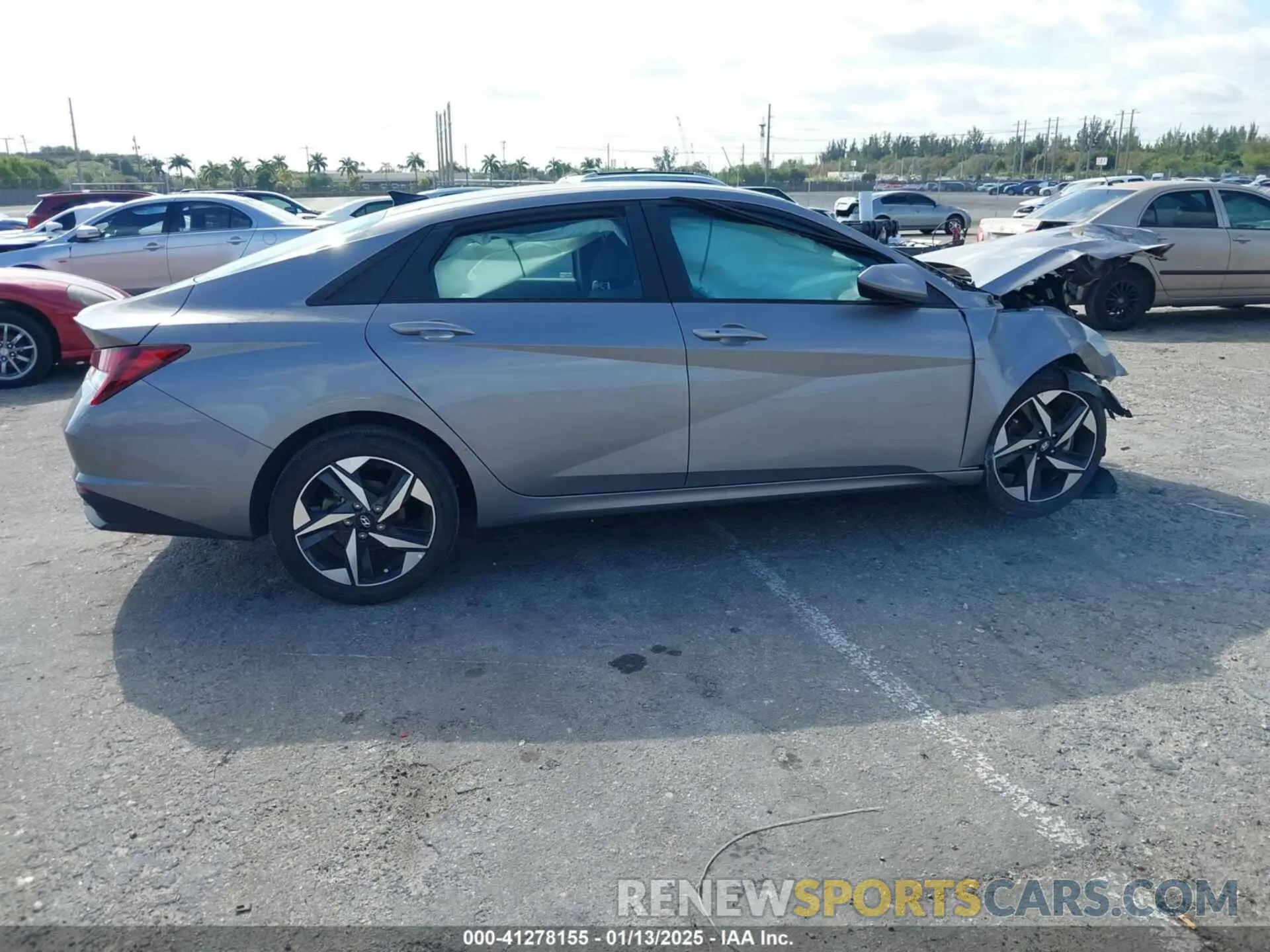 4 Photograph of a damaged car KMHLS4AG3PU421669 HYUNDAI ELANTRA 2023