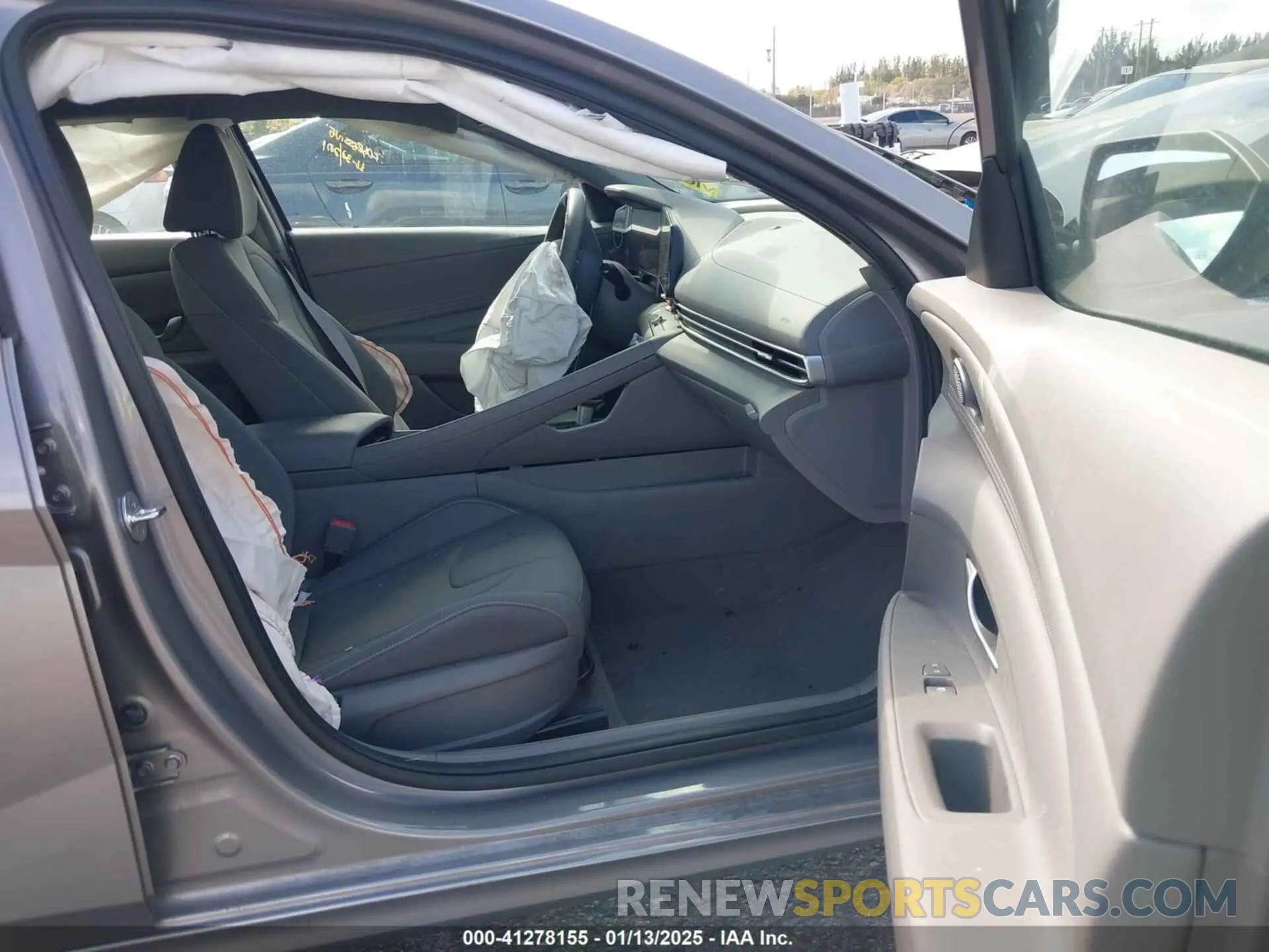 5 Photograph of a damaged car KMHLS4AG3PU421669 HYUNDAI ELANTRA 2023