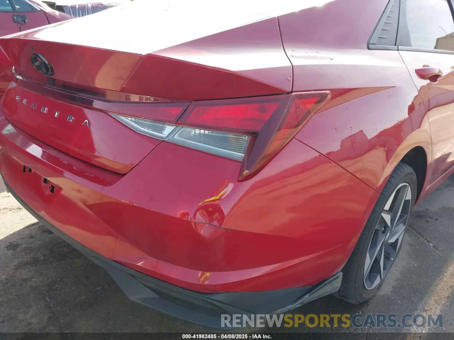 21 Photograph of a damaged car KMHLS4AG3PU434468 HYUNDAI ELANTRA 2023