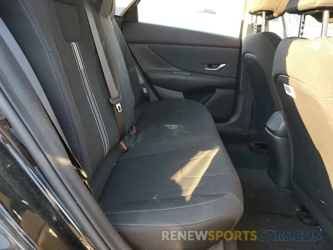 10 Photograph of a damaged car KMHLS4AG3PU562161 HYUNDAI ELANTRA 2023