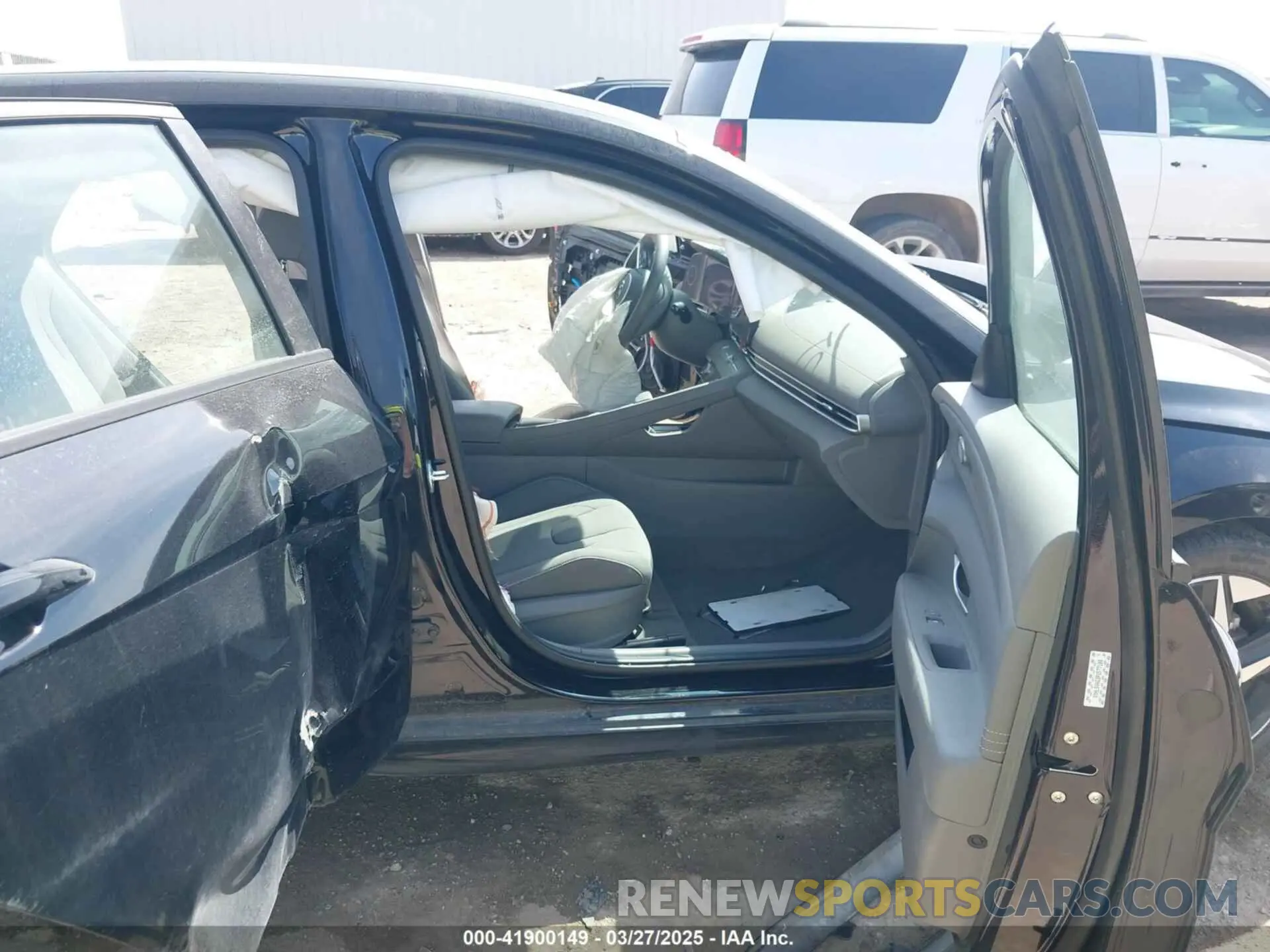 5 Photograph of a damaged car KMHLS4AG3PU577100 HYUNDAI ELANTRA 2023