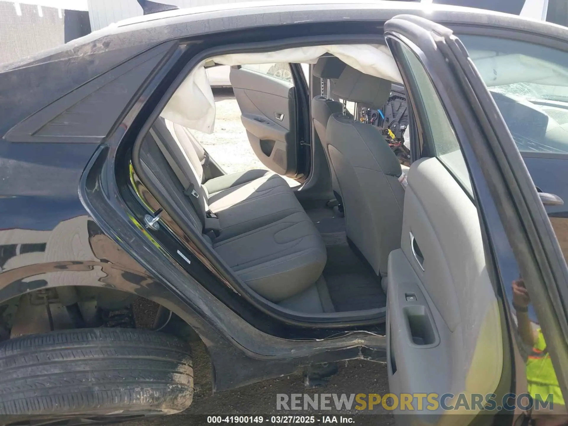 8 Photograph of a damaged car KMHLS4AG3PU577100 HYUNDAI ELANTRA 2023