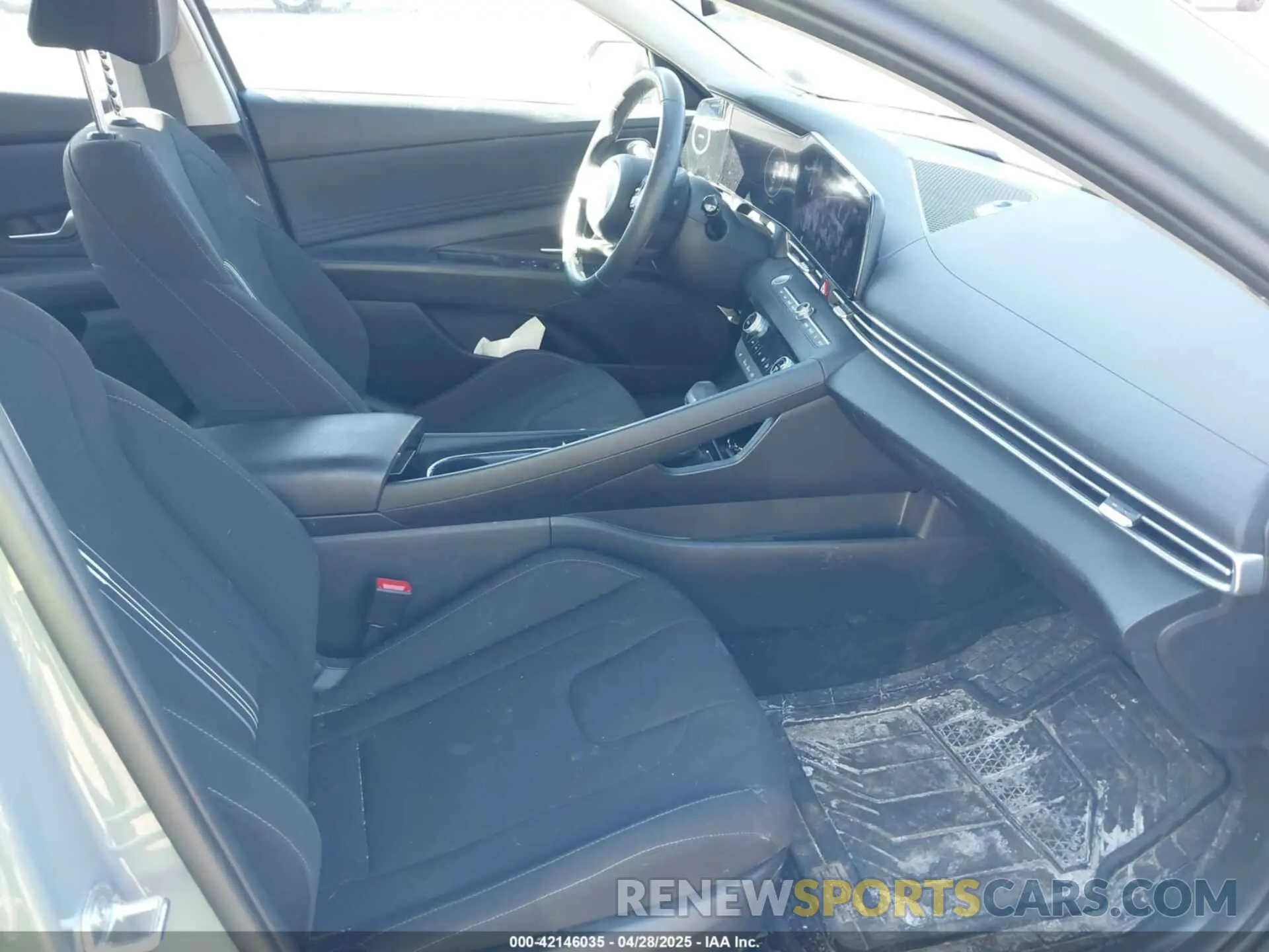 5 Photograph of a damaged car KMHLS4AG4PU384194 HYUNDAI ELANTRA 2023