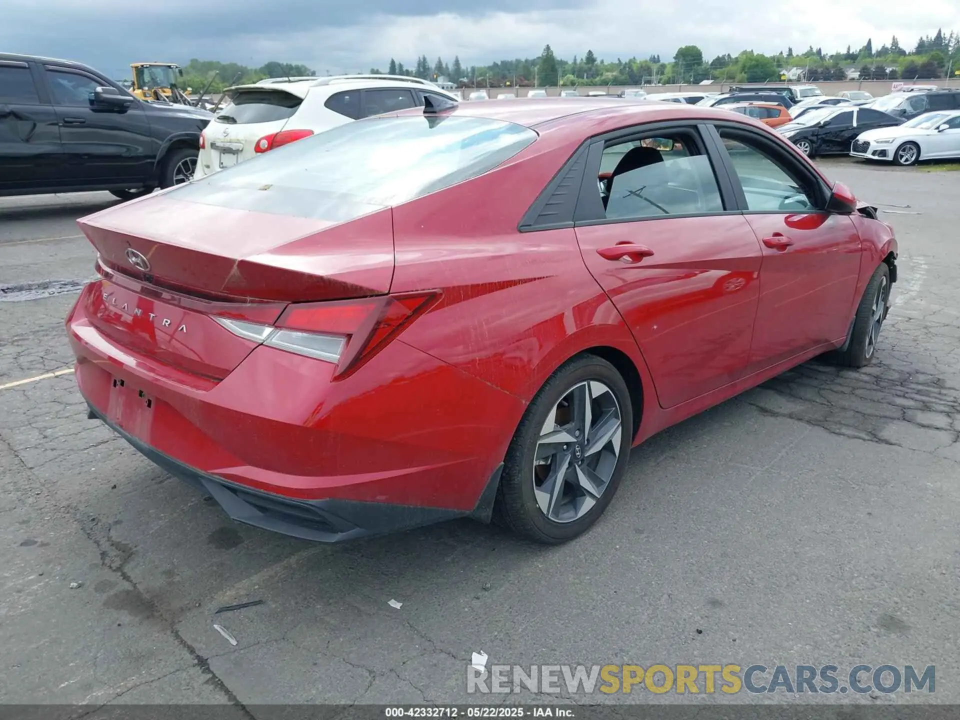 4 Photograph of a damaged car KMHLS4AG4PU489964 HYUNDAI ELANTRA 2023