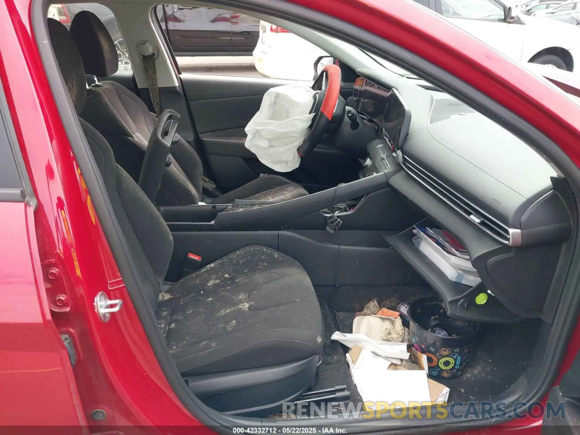 5 Photograph of a damaged car KMHLS4AG4PU489964 HYUNDAI ELANTRA 2023