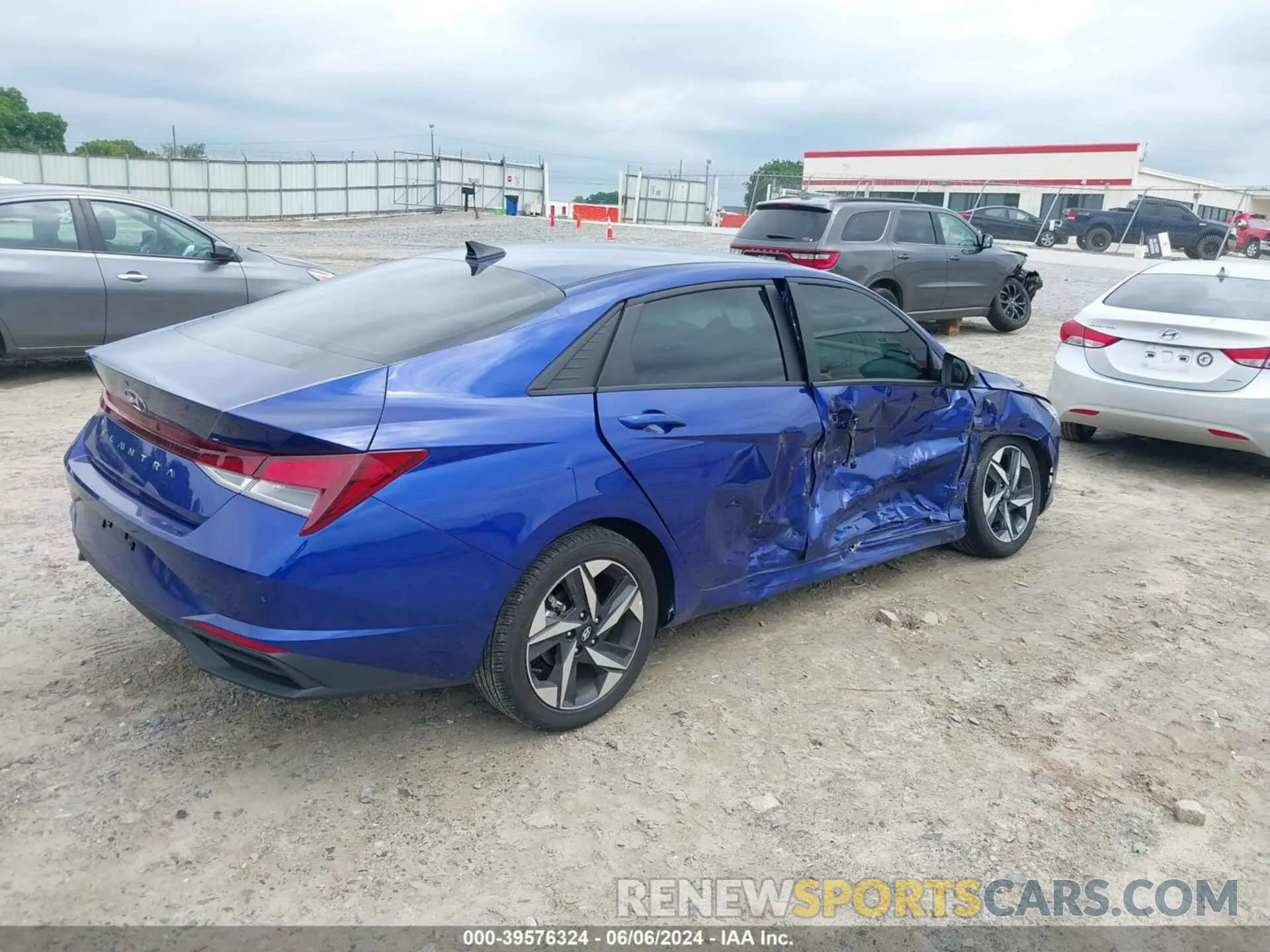 4 Photograph of a damaged car KMHLS4AG4PU509436 HYUNDAI ELANTRA 2023