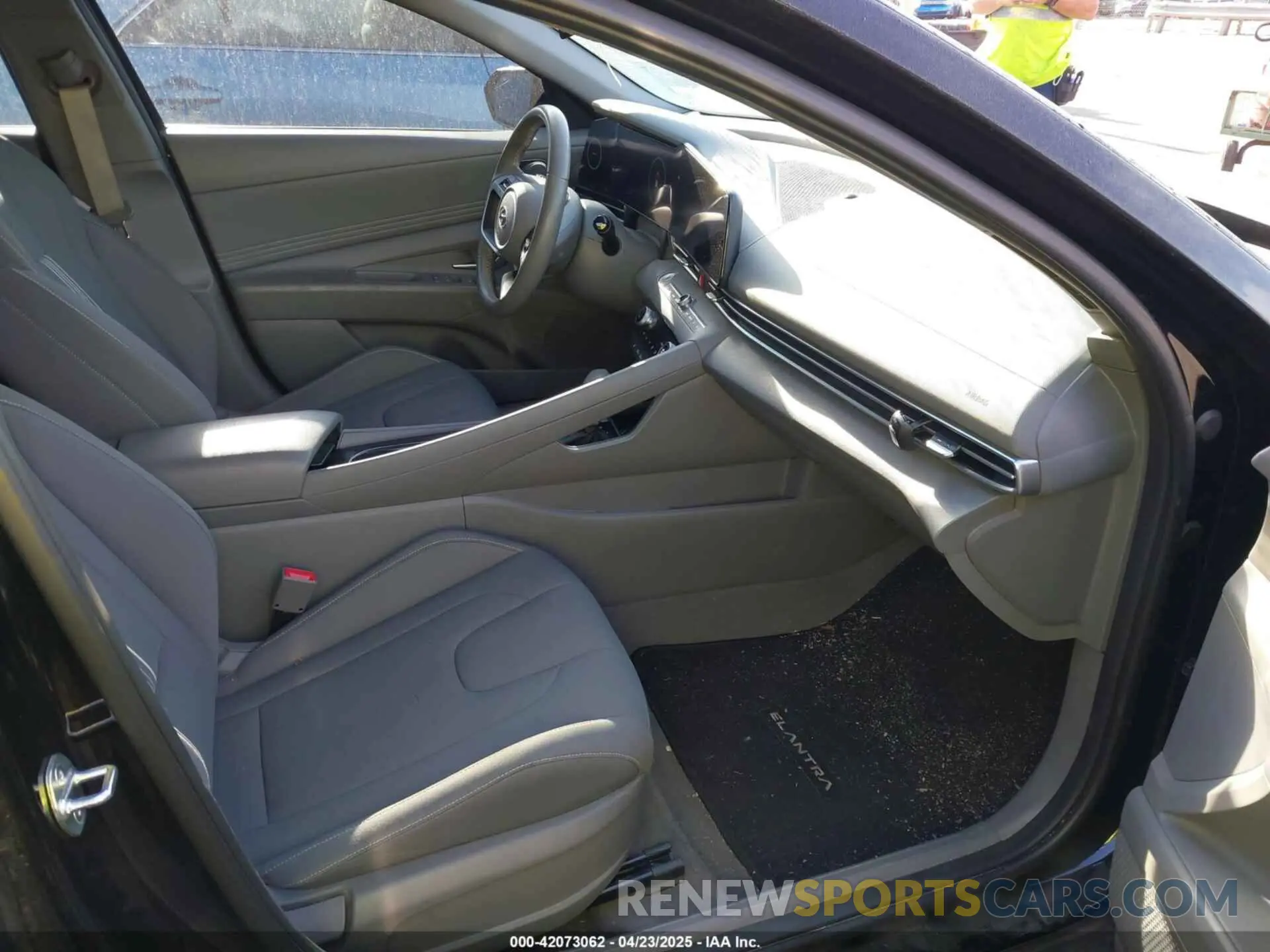 5 Photograph of a damaged car KMHLS4AG4PU526639 HYUNDAI ELANTRA 2023