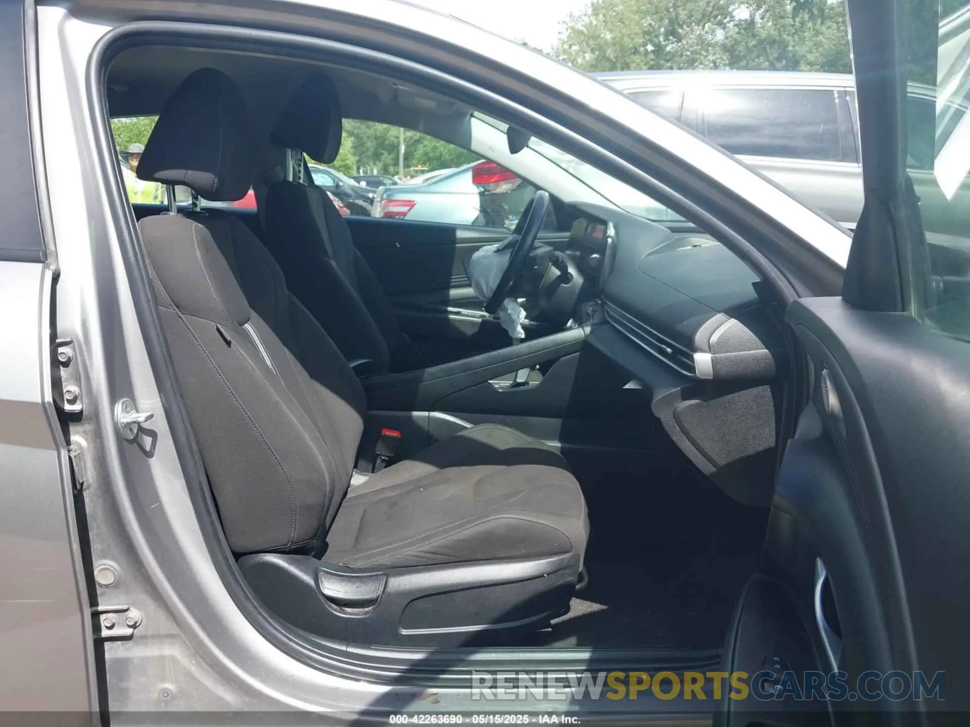 5 Photograph of a damaged car KMHLS4AG5PU412939 HYUNDAI ELANTRA 2023